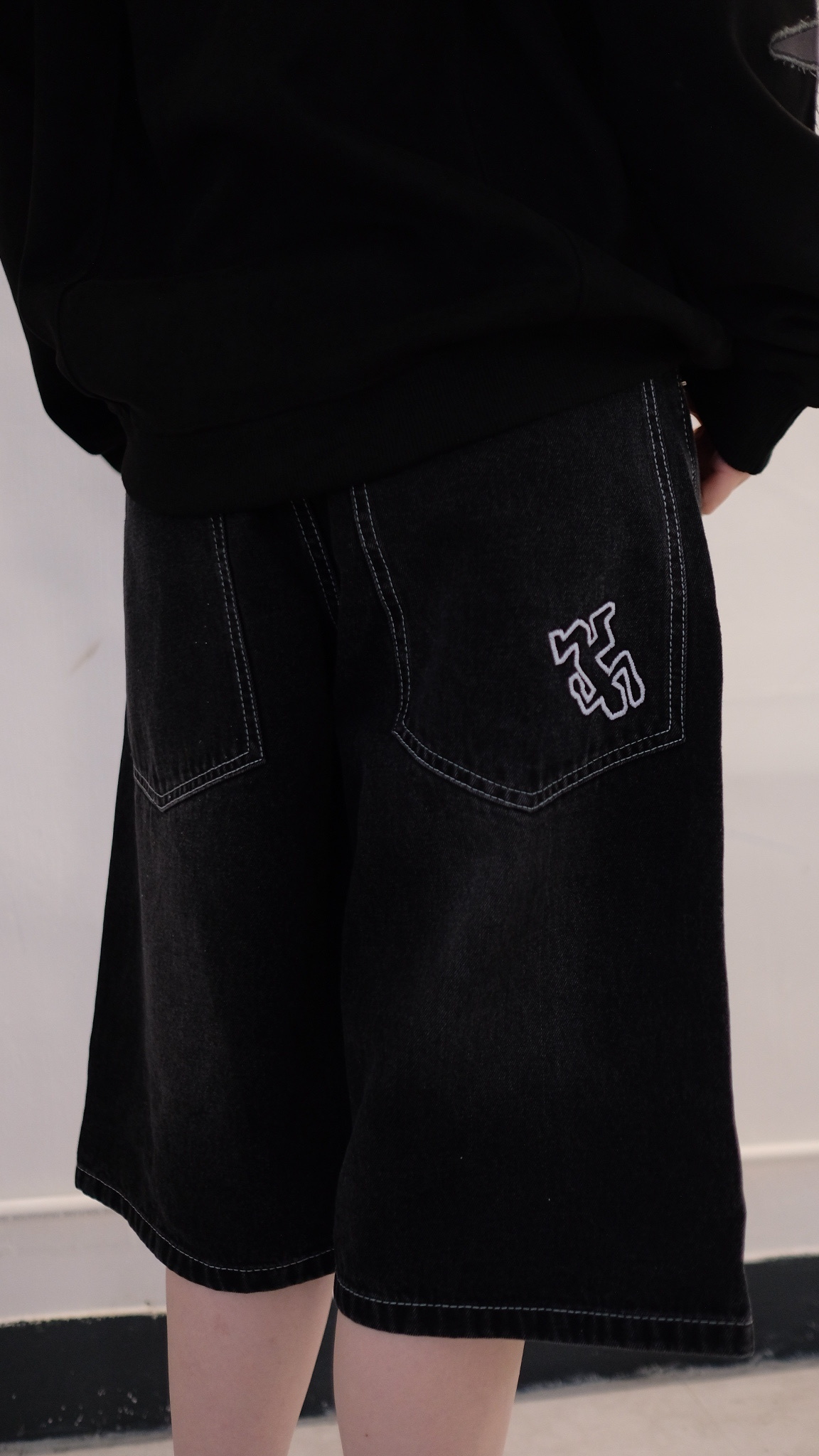 SPT0025 明線黑色七分牛仔褲