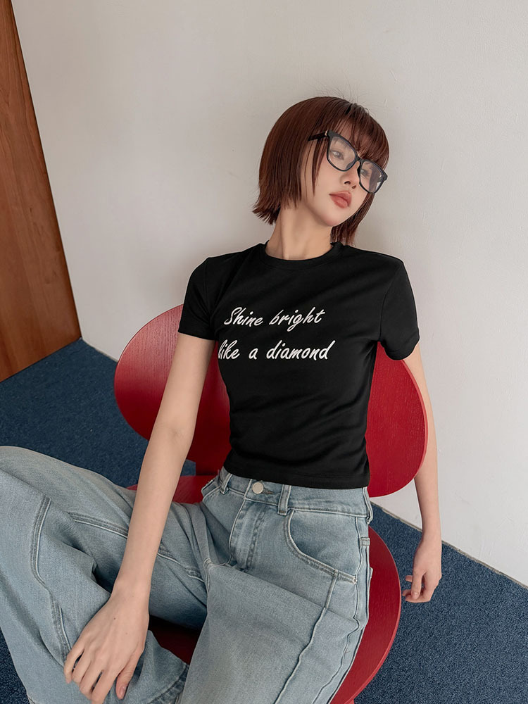 闆闆自留款！百搭絨布字母短T（4色）