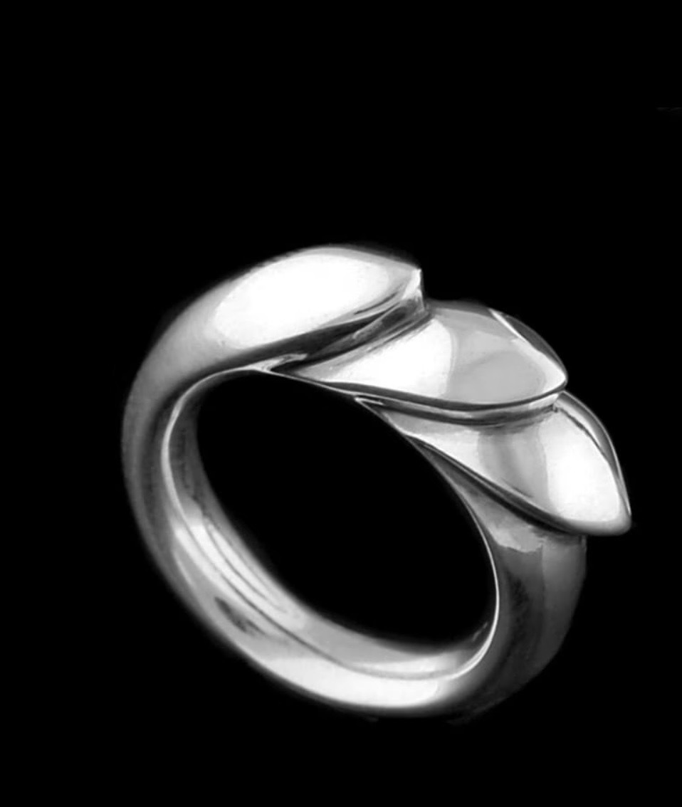 Kiss and Flow Ring (M)