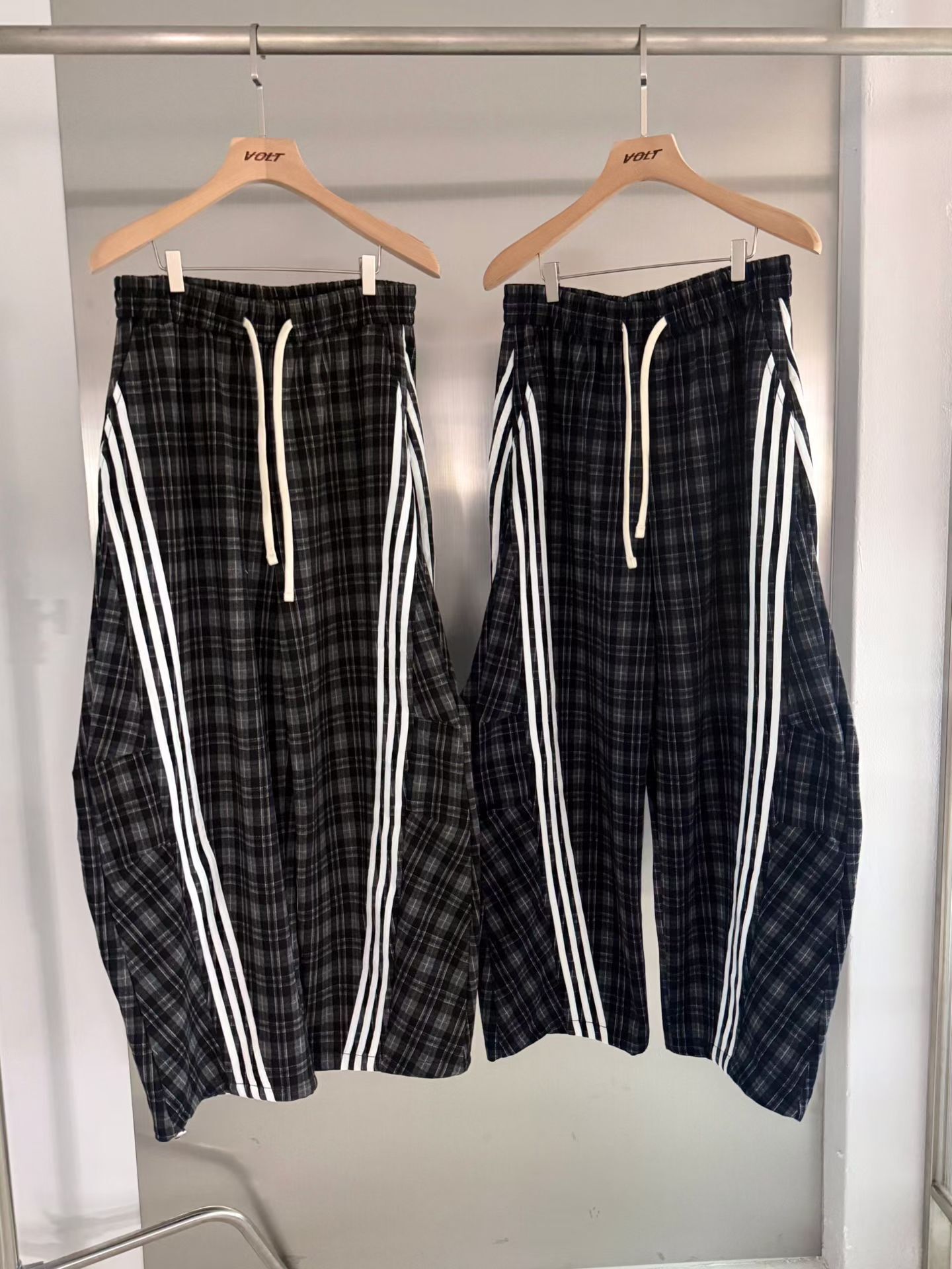 格仔三間鬆身褲 VOLT-117P