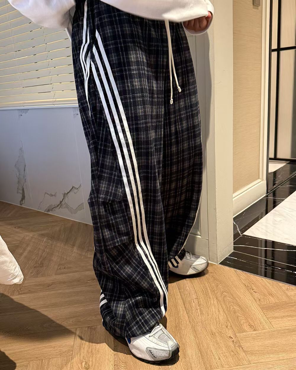 格仔三間鬆身褲 VOLT-117P