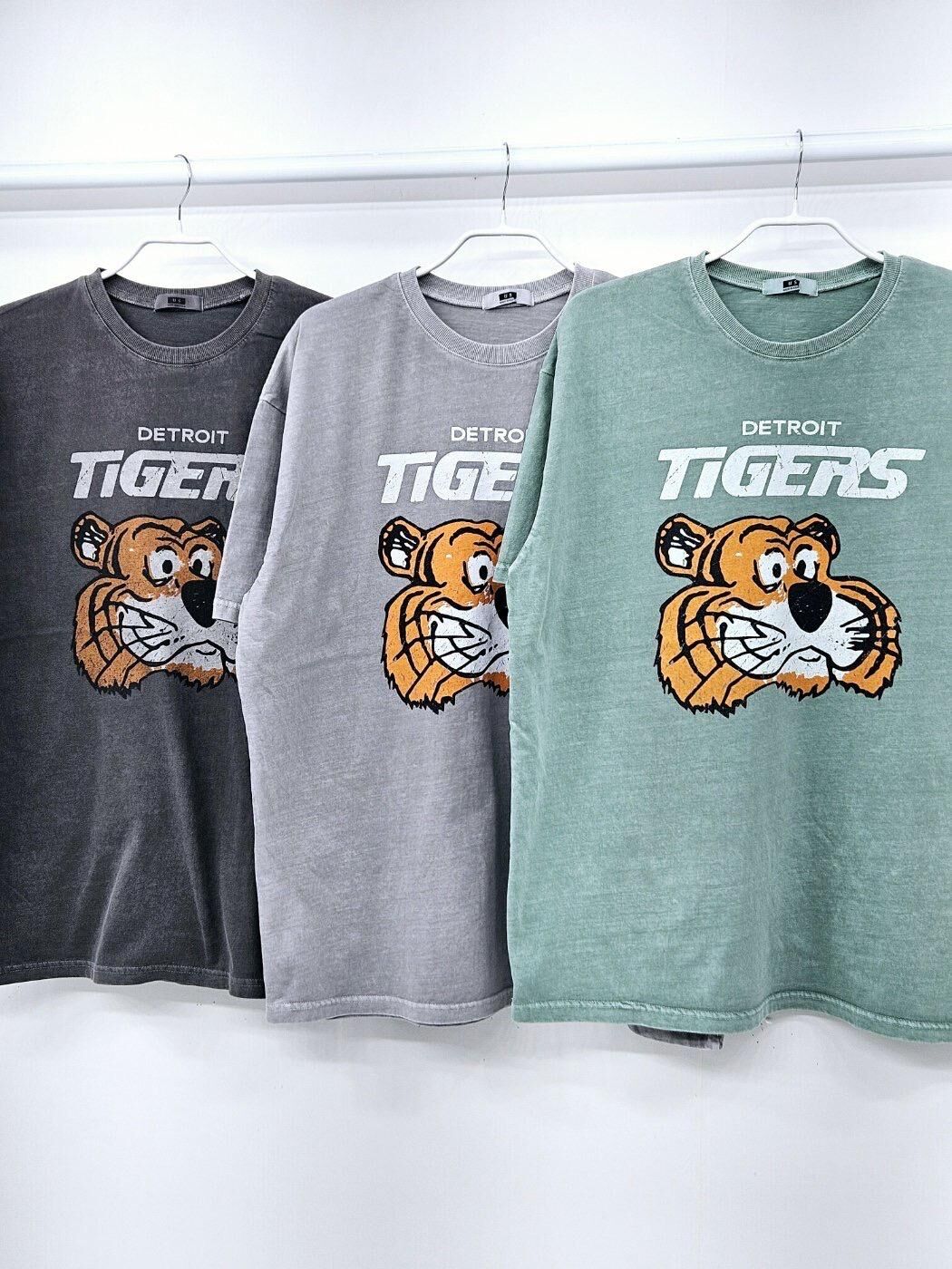 洗水老虎圖案英文字短袖Tee US-029T