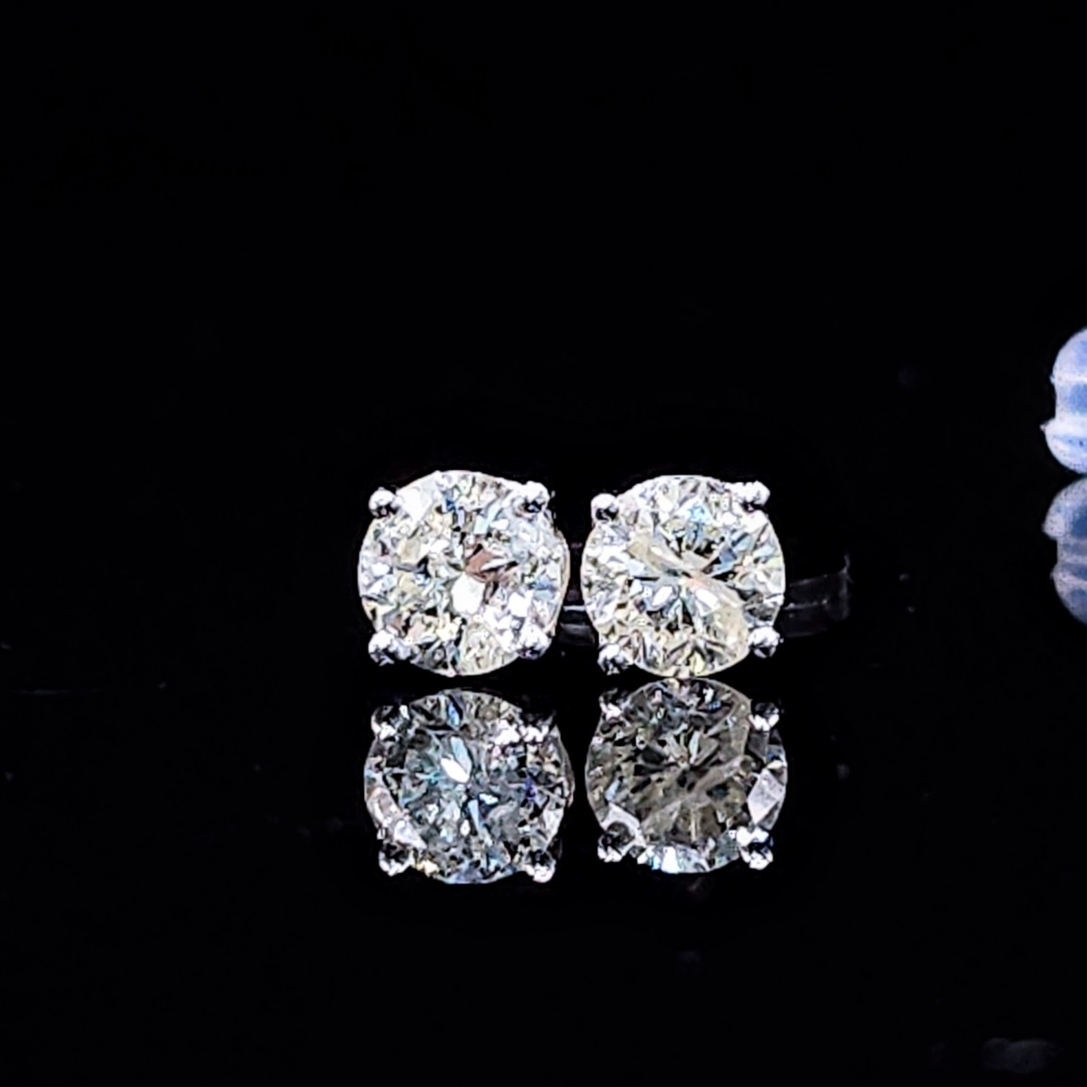 全新18K白金【主石1卡8份鑽石】4爪耳環