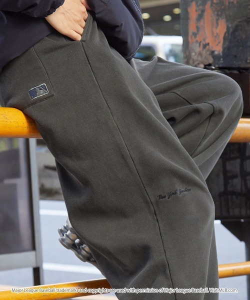 【預購】J0331601 MLB 別注衛褲｜貼布刺繡｜復古洗水（顏料染）｜寬鬆闊腳版型