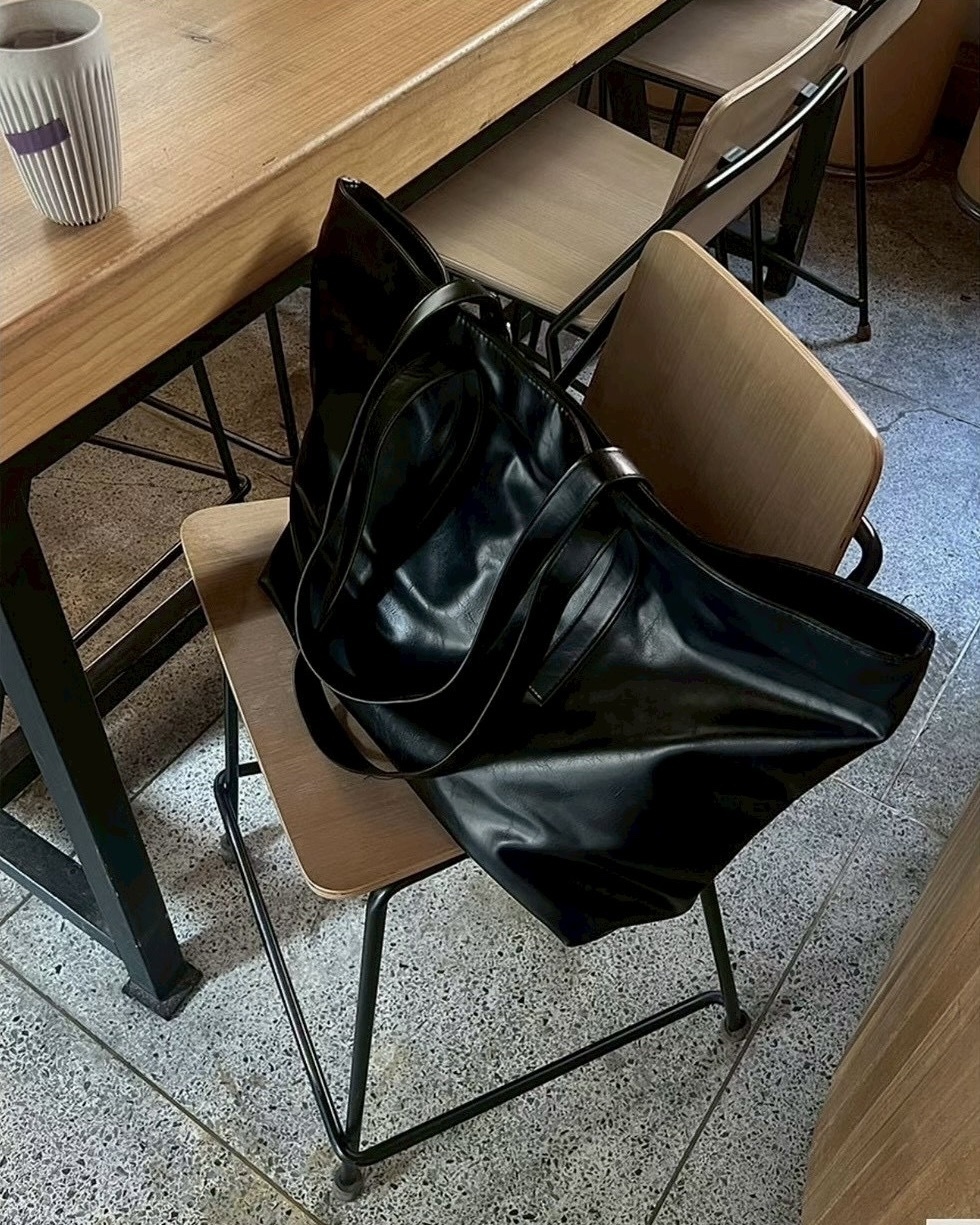 𝐇·𝐓·𝐒 韓國 亮面 細紋皮革 素面 油光面料 超大容量 手提 單肩包 包包