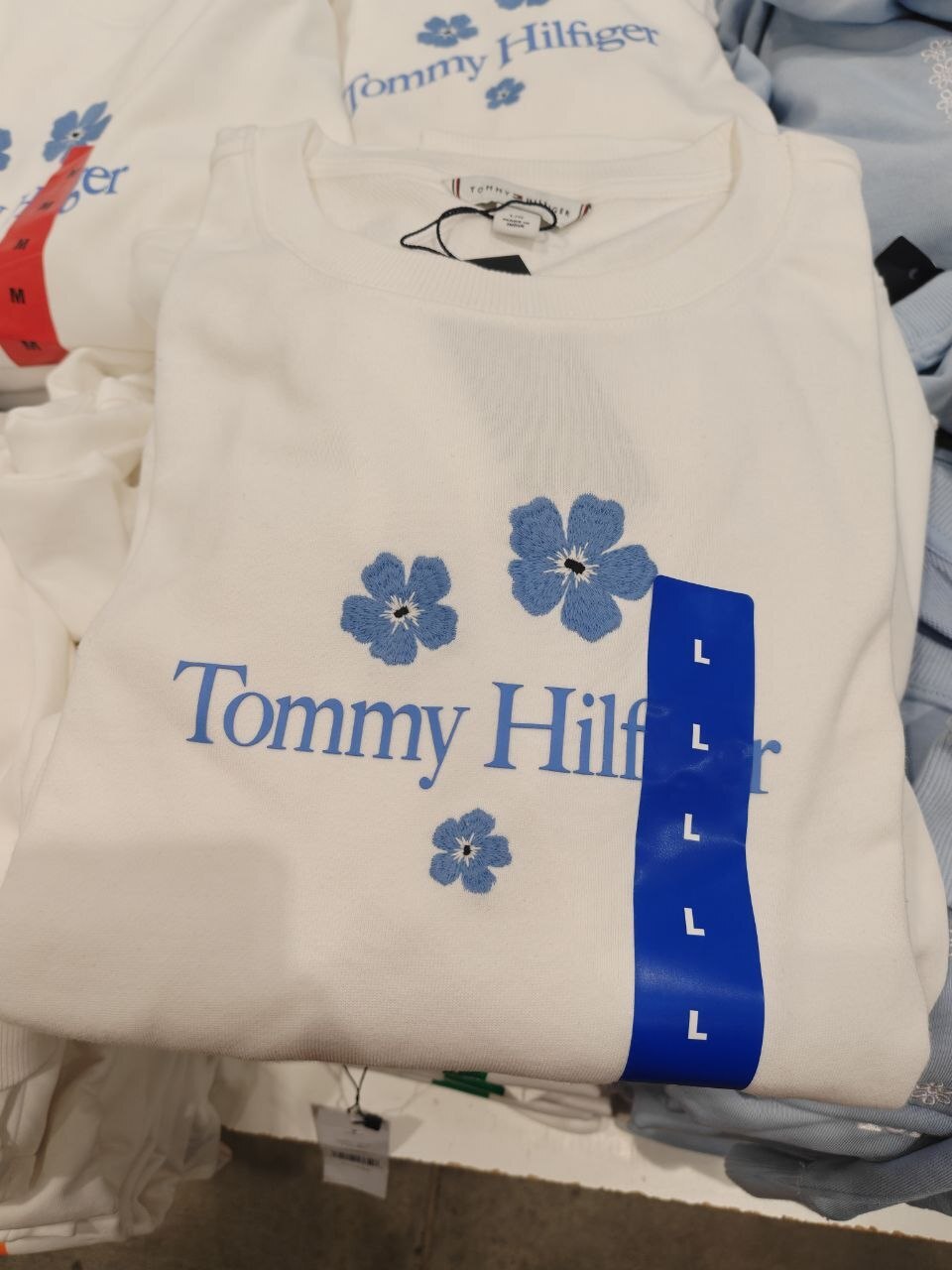 [U] CW TOMMY HILFIGER OPTIC WHITE WOMEN'S CREWNECK SWEATER EMBROIDERED CHEST GRAPHIC FLORAL, XW09317-100 (UCW70)