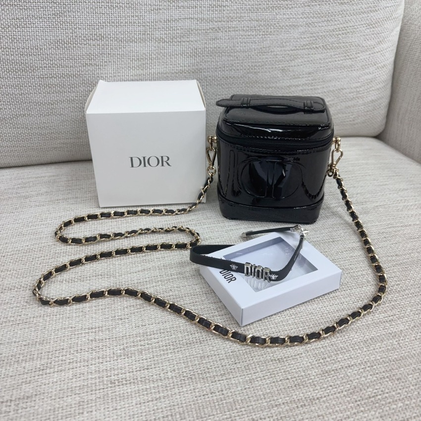 【OMZ x 好用包包 0331】[ZU26] Dior Beauty最新款漆皮化妝袋套裝 A SET