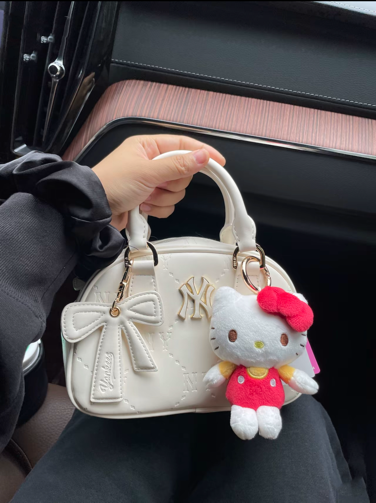 本週限時接單!! MLB 鑽石老花壓紋 皮革保齡球包 斜跨包 手提包 蝴蝶結掛飾 4色(任買兩件7-11免運)/預購