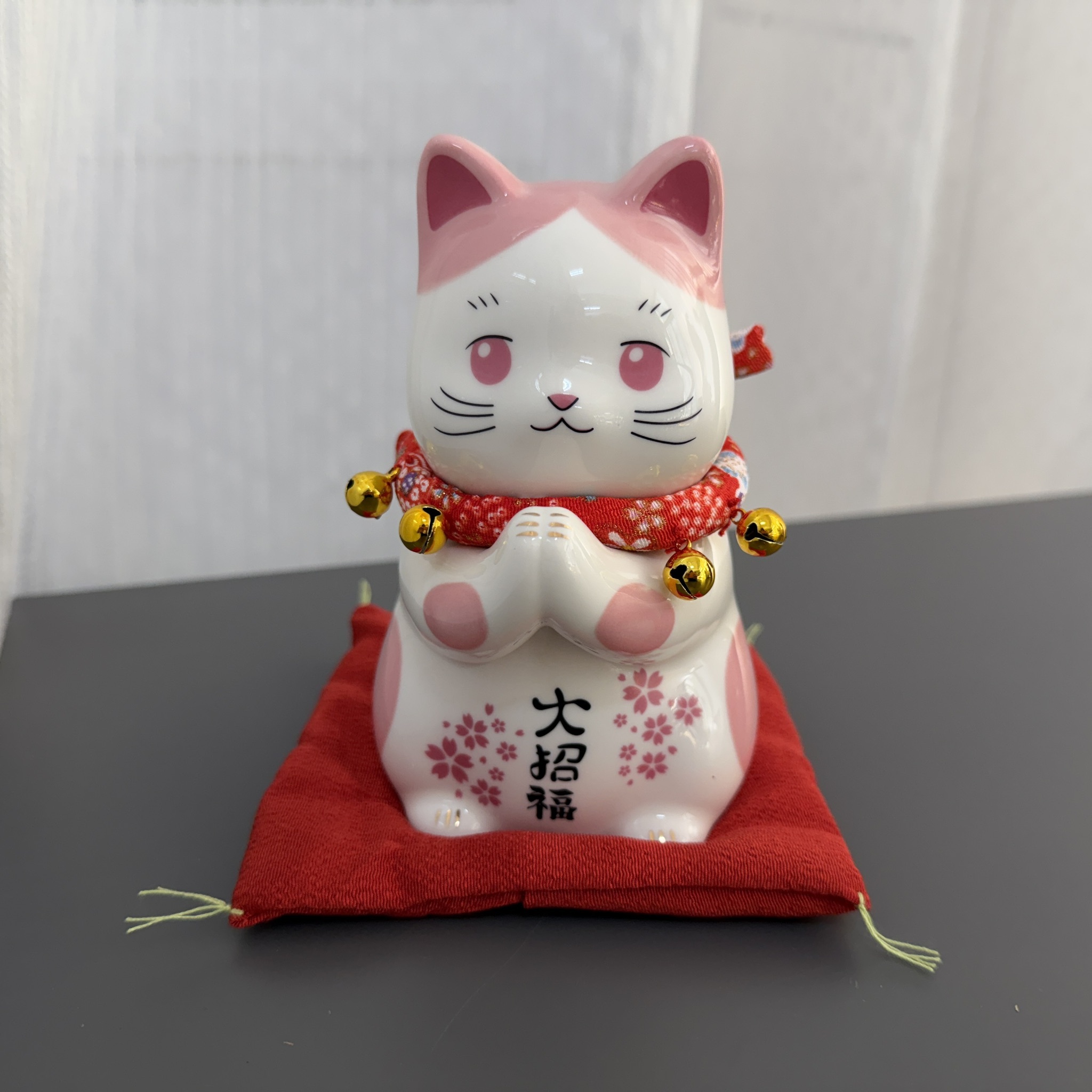 粉白雙手祈福招財貓儲蓄罐