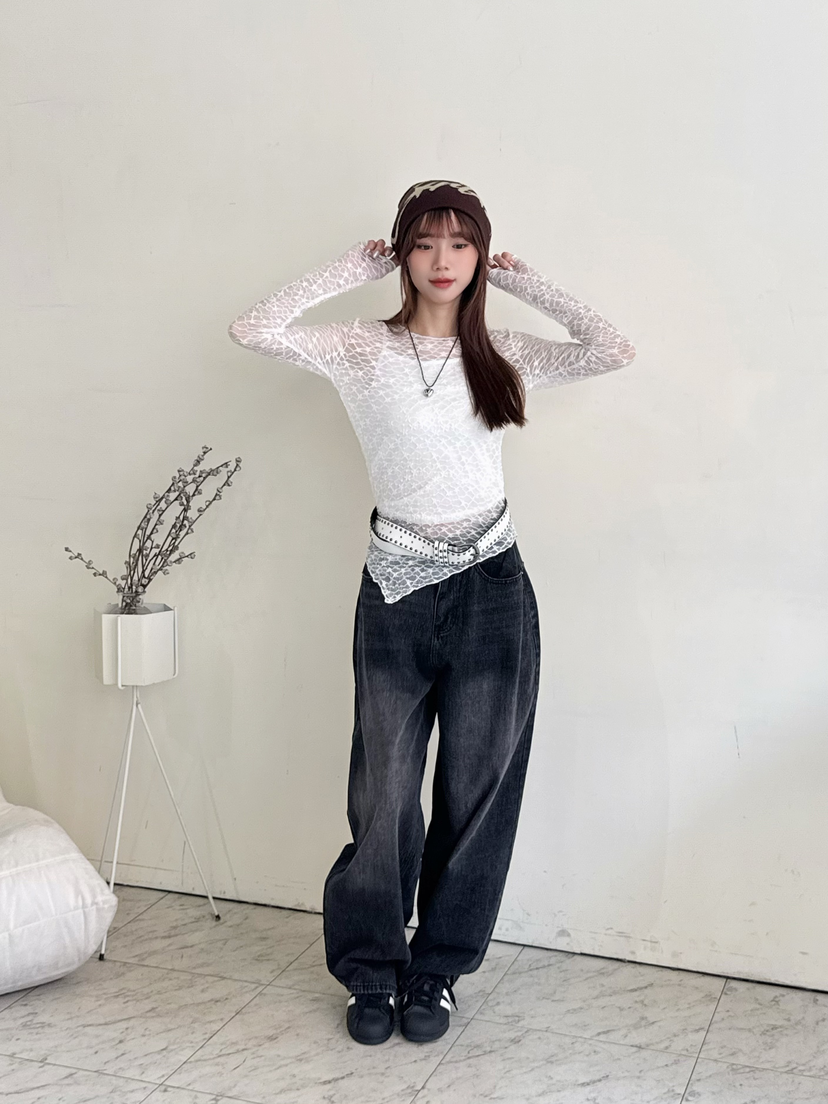 後鈕扣設計刷色彎刀褲-7001