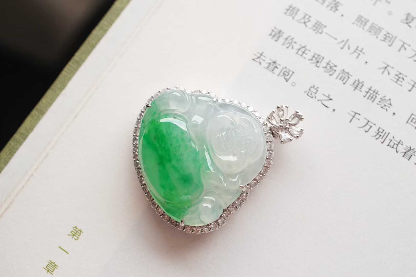 316849 翡翠冰飄陽綠佛公吊墜