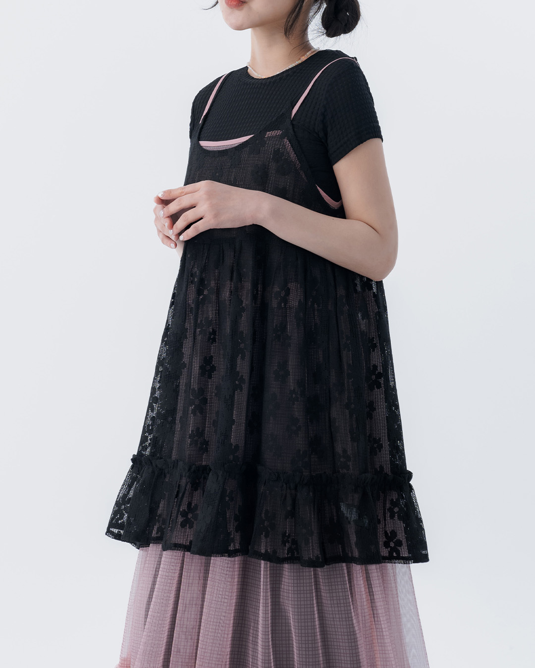 Hollowed-out jacquard ruffle hem spaghetti strap vest - black【01099540】in stock+pre-order