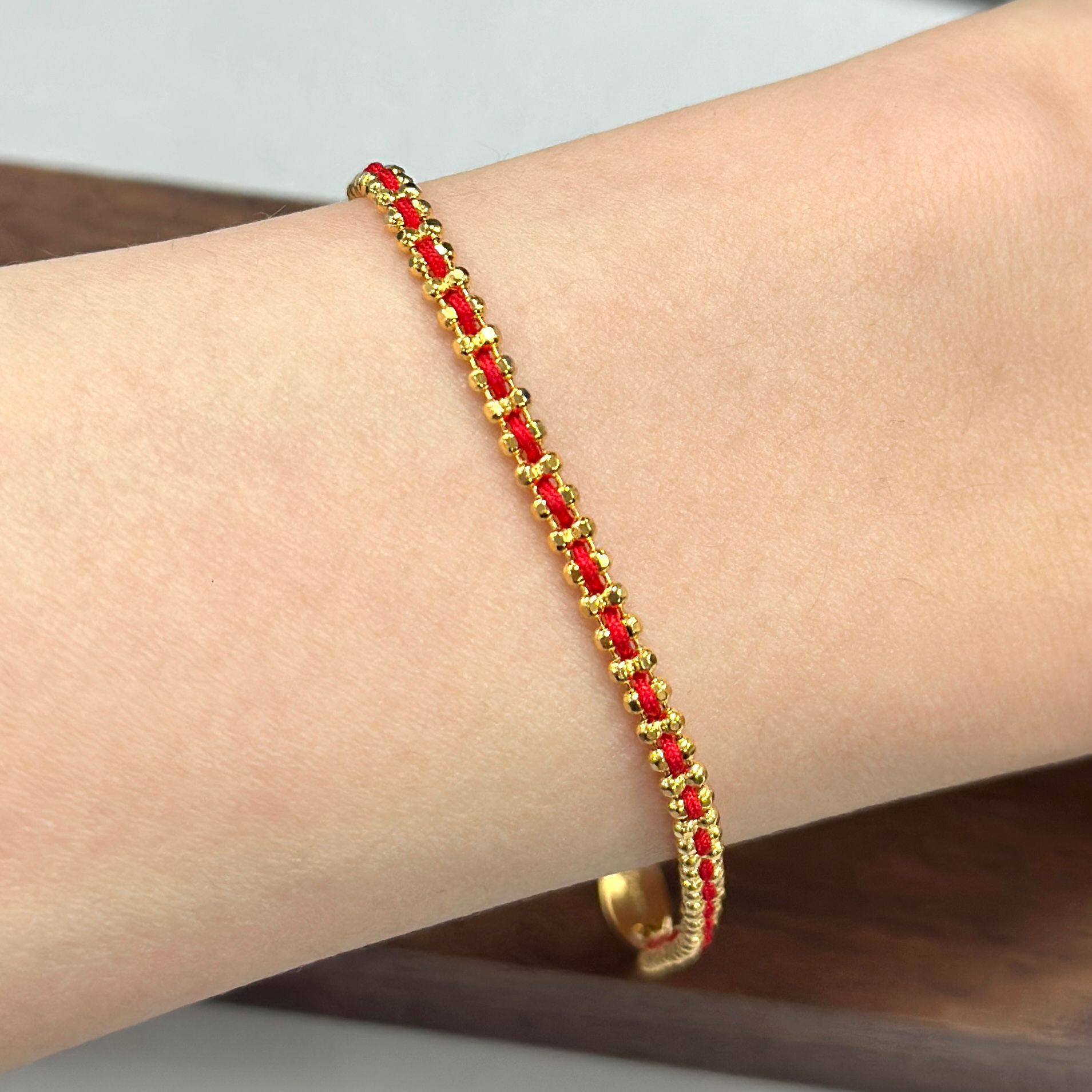 AQ01 B2026R 轉運珠紅繩19CM手鏈 $298