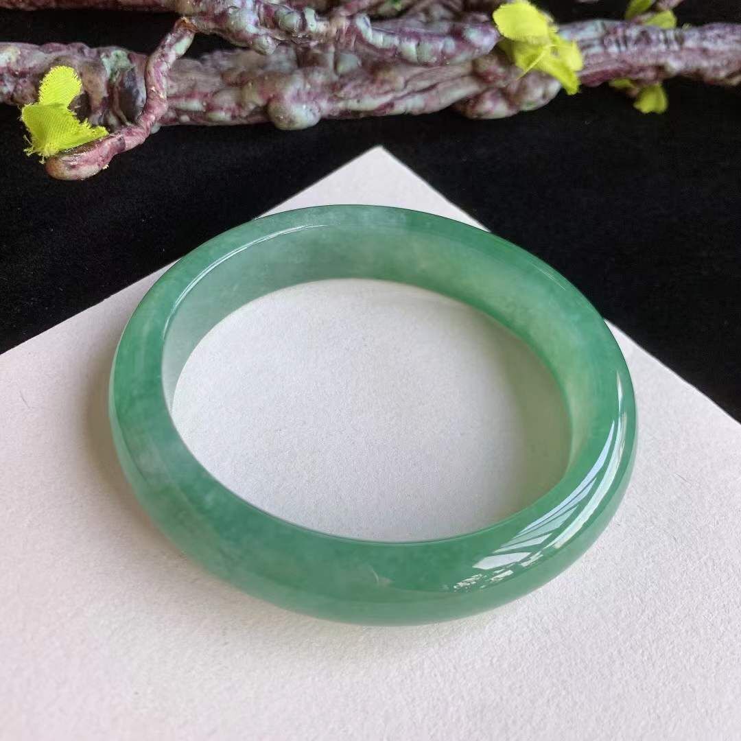 3162639 52mm翡翠冰種水潤冰綠底貴妃手鐲 (50-52)