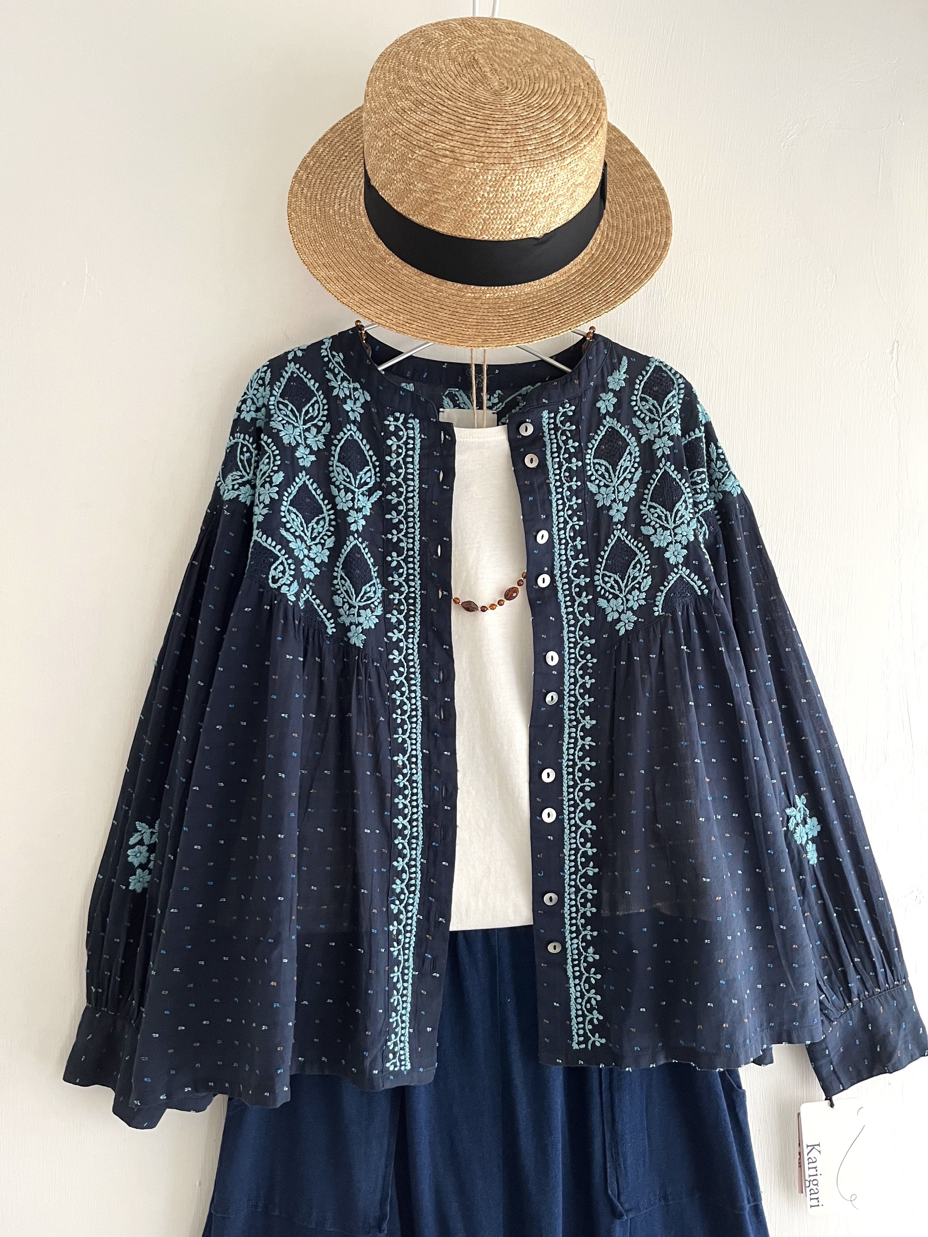 Karigari藍色刺繡立體花top