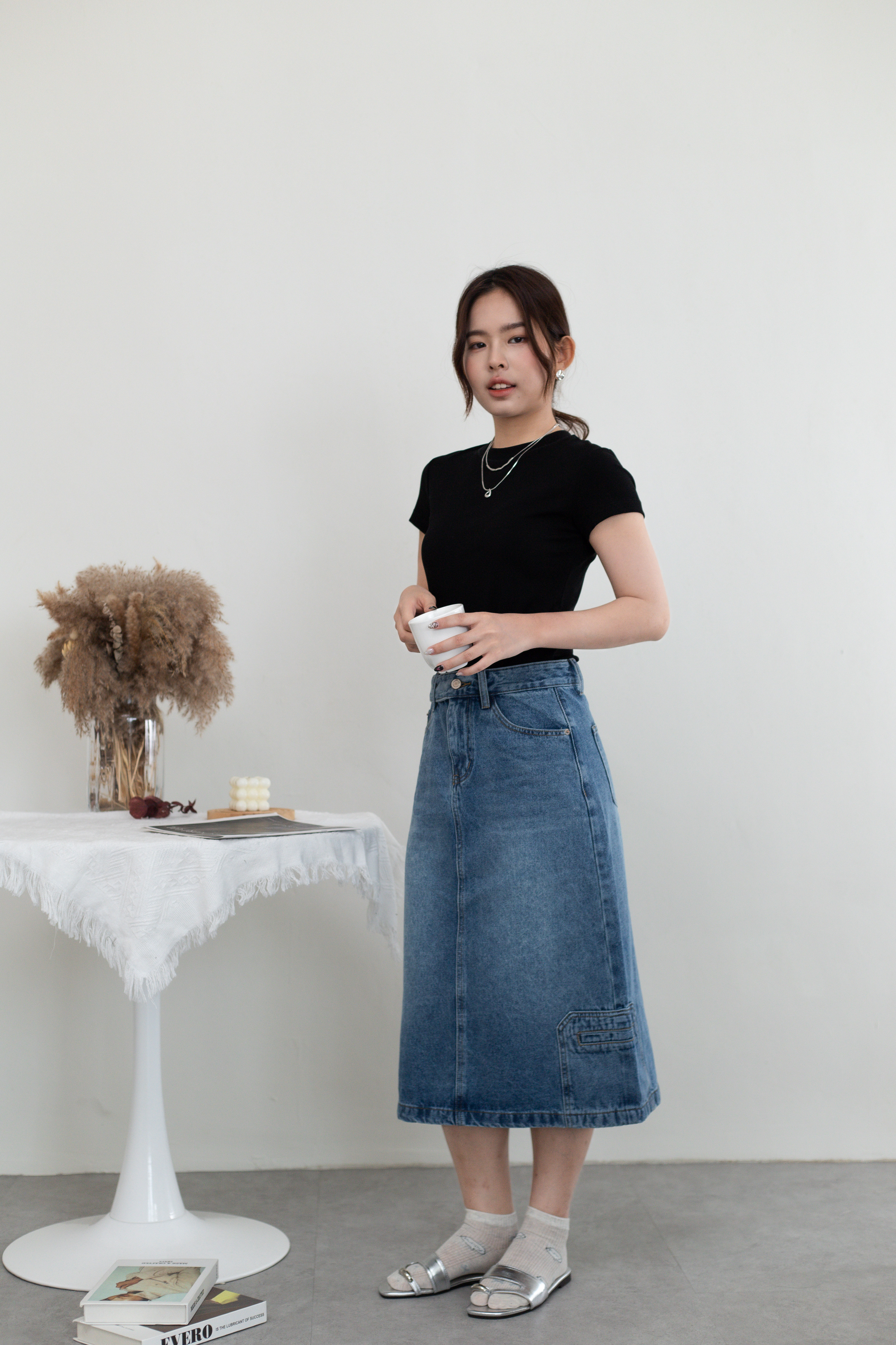 Milene Clean Cut Tee Black-2659TSBLK