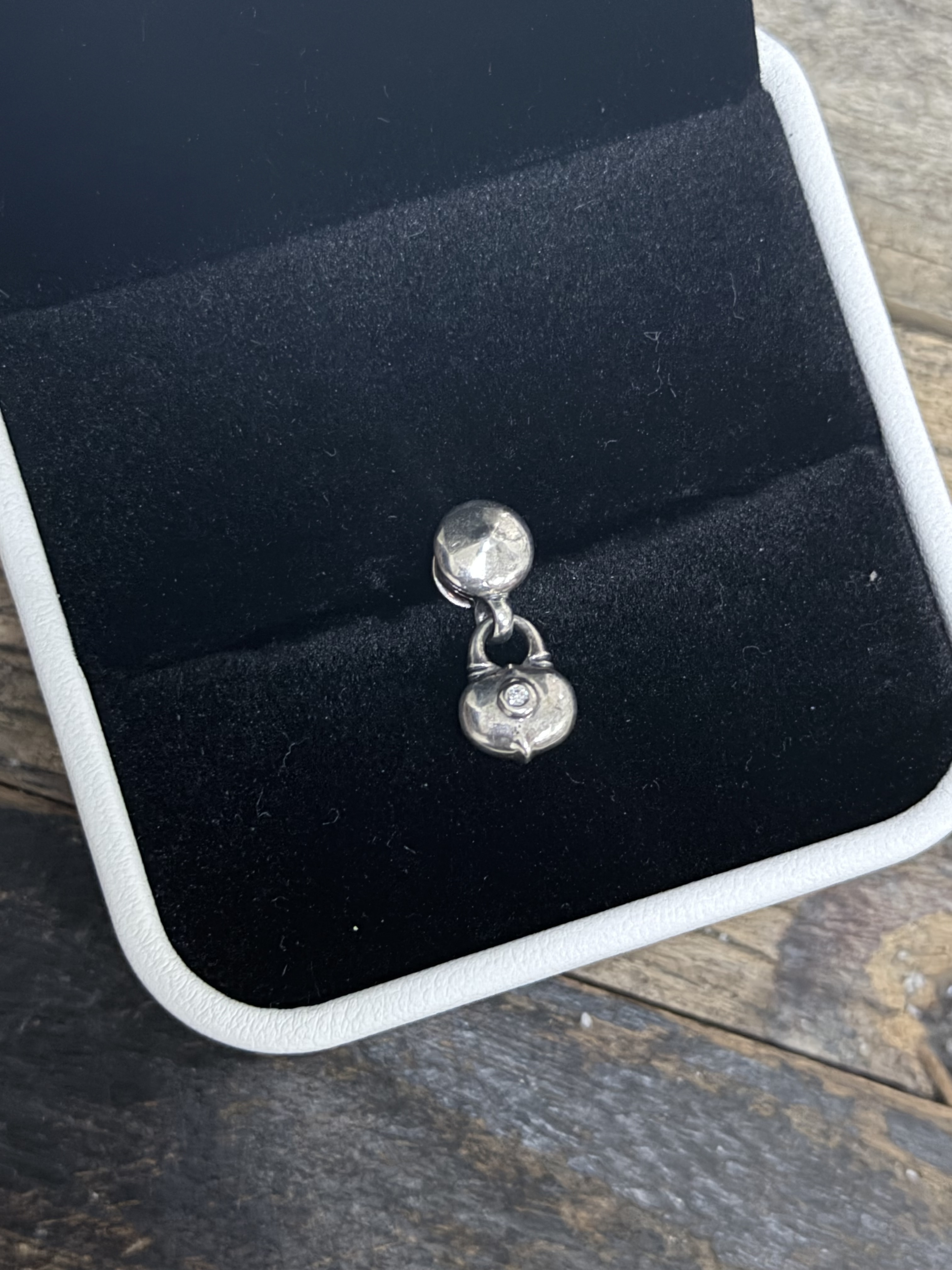 Kiss & Flow: Flow Link w/ Heart Lock Earring w/ diamond