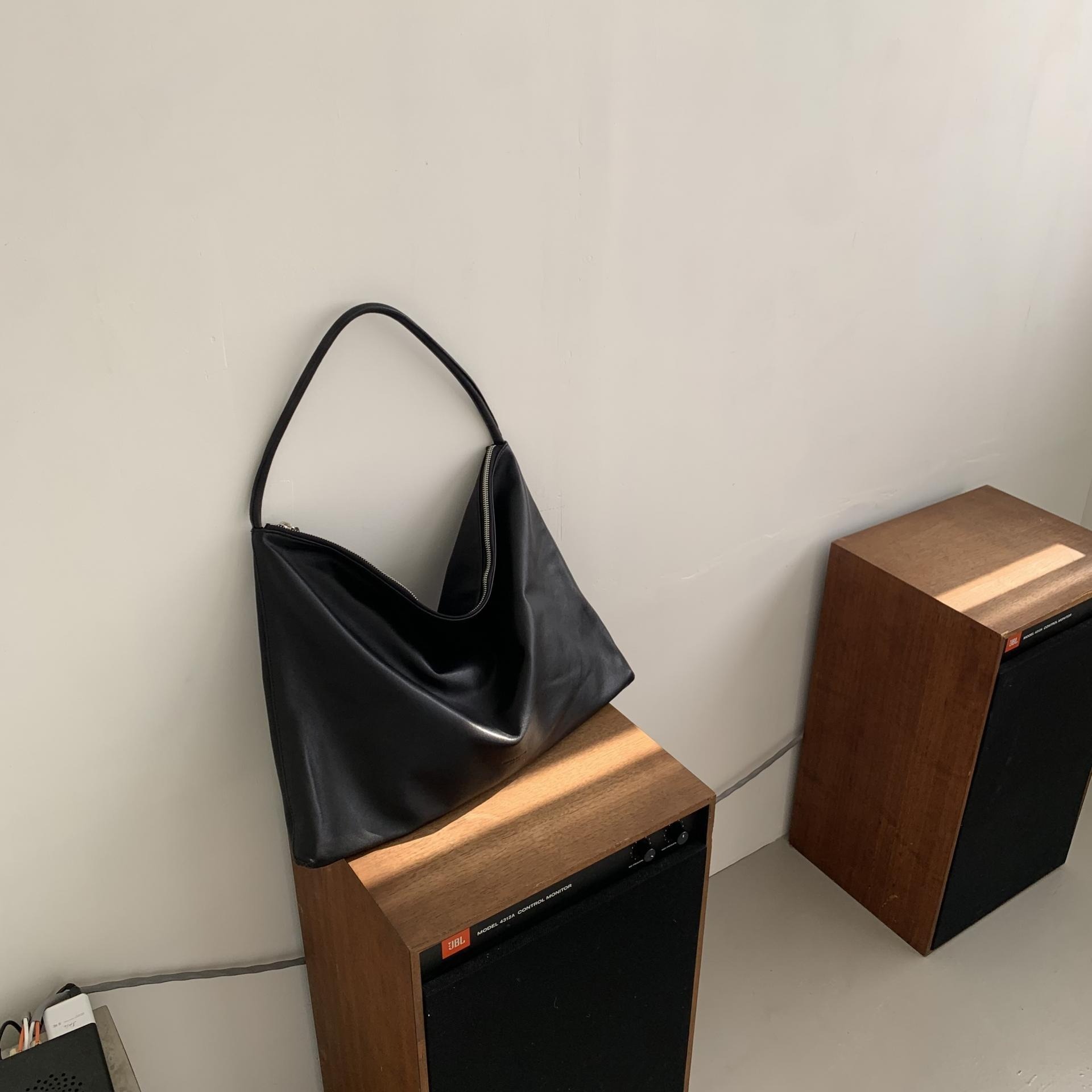 【 4/19收單 】｜Bucks & Leather Momo L 大容量托特包包