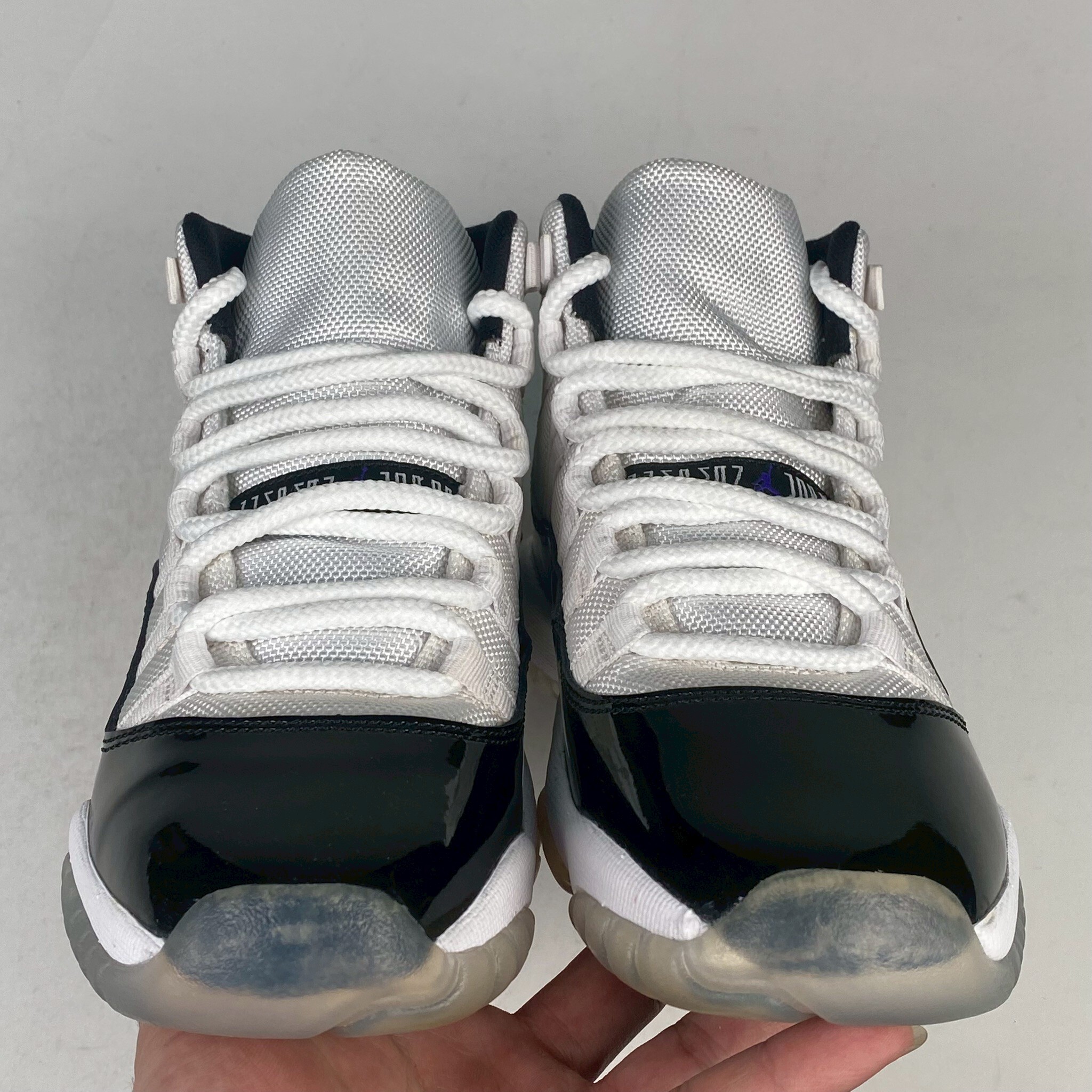 兩腳鞋面髒污 鞋底泛黃 378038-100 4Y Air Jordan 11 「 Concord 」GS 女段