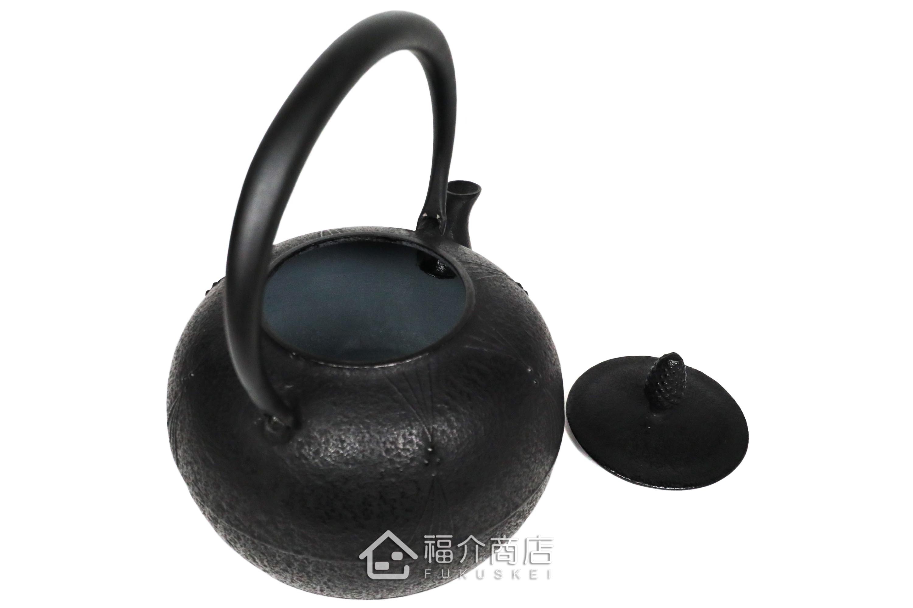 金野和司所製作的日本鑄鐵壺,壺身設計成松紋,煮水泡茶用的鐵壺