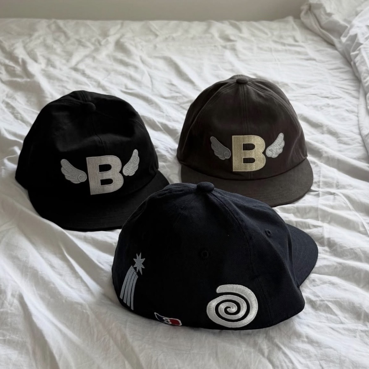 BAUF 天使之翼 全封帽 老帽 正反兩戴 三色 韓國代購