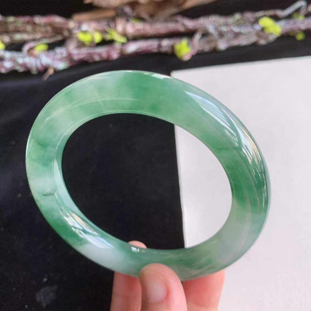 3162642 56.7mm翡翠冰種冰潤冰綠圓條手鐲 (56-58)