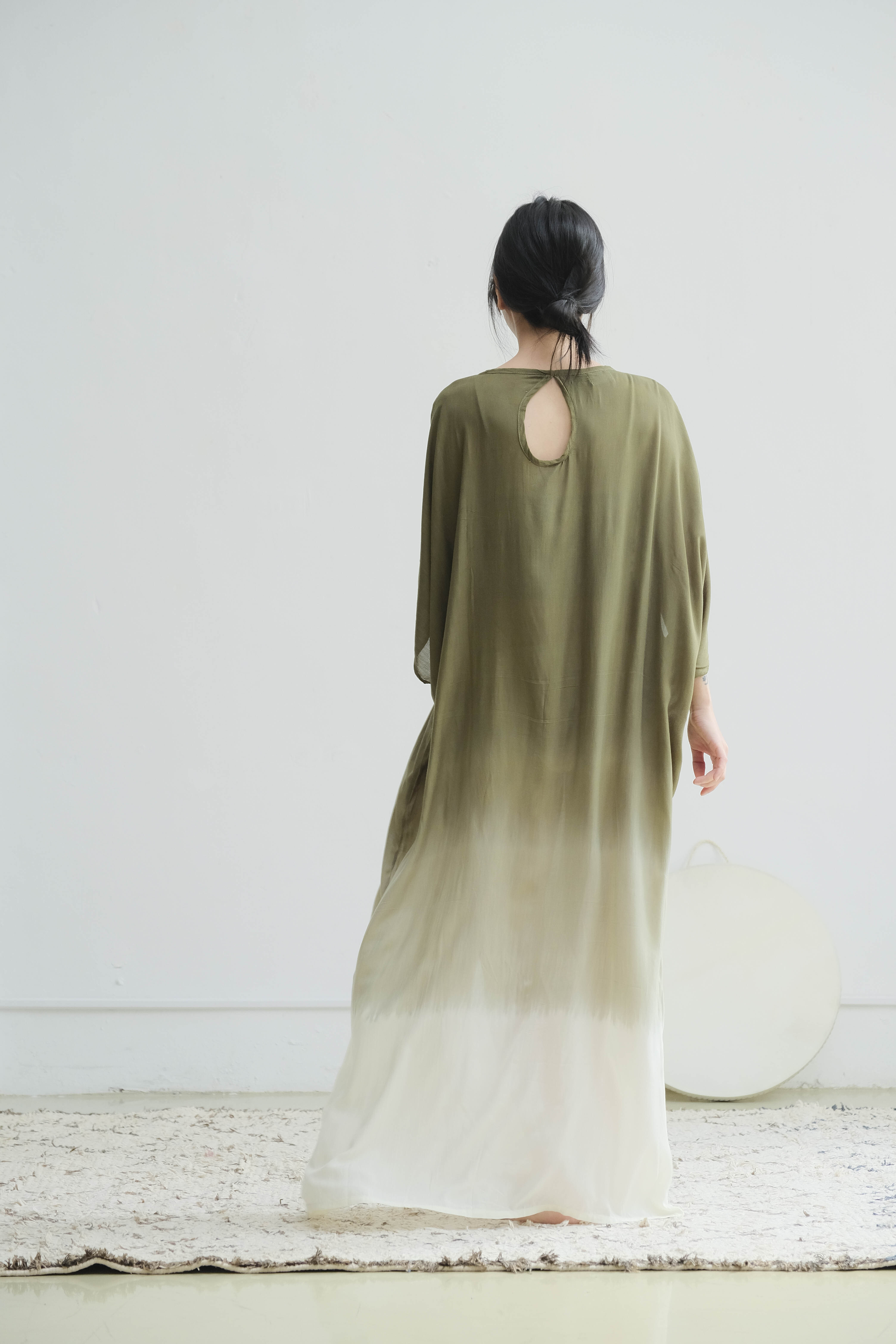 綁帶流蘇漸層洋裝罩衫 / 嫘縈 橄欖綠