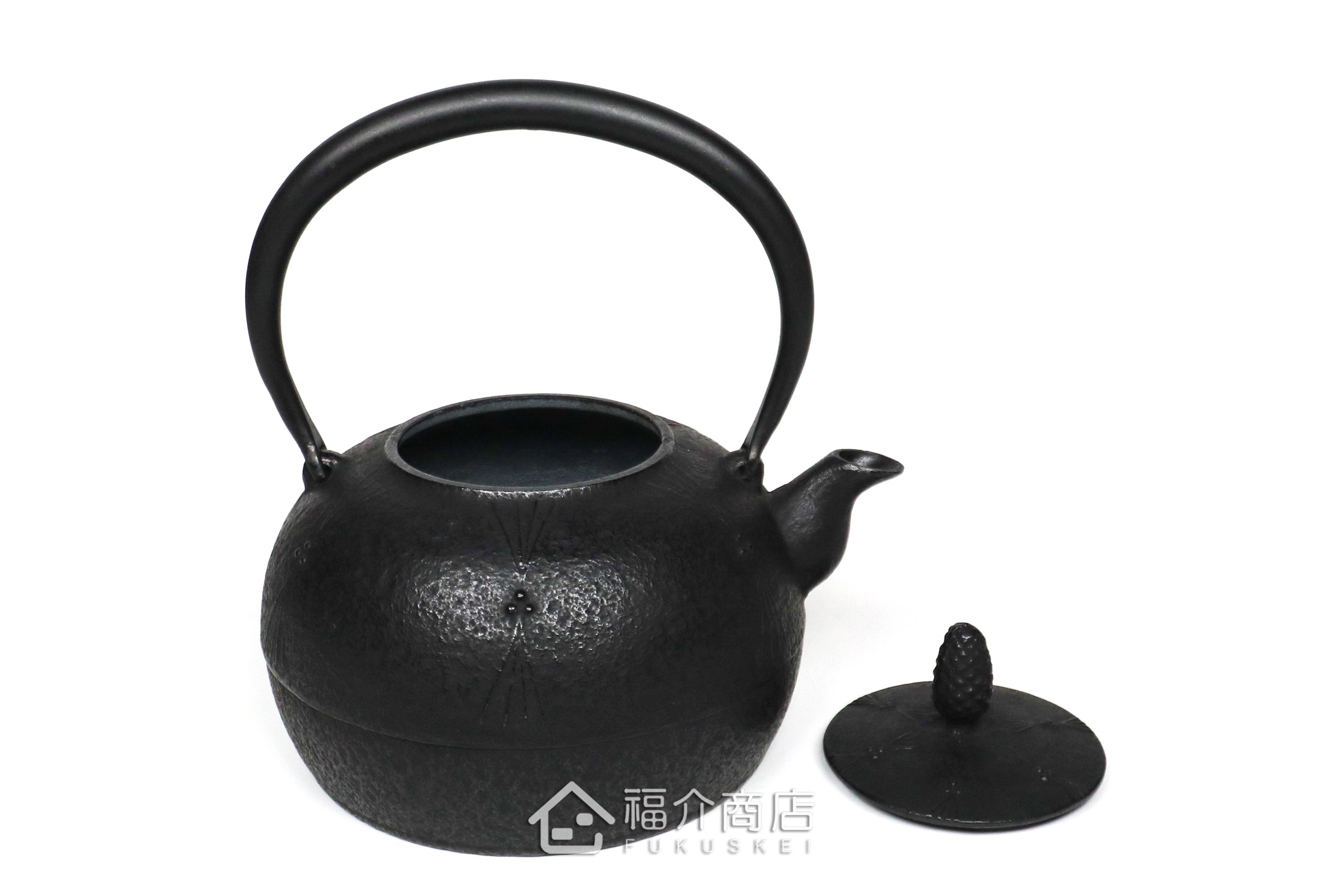 金野和司所製作的日本鑄鐵壺,壺身設計成松紋,煮水泡茶用的鐵壺
