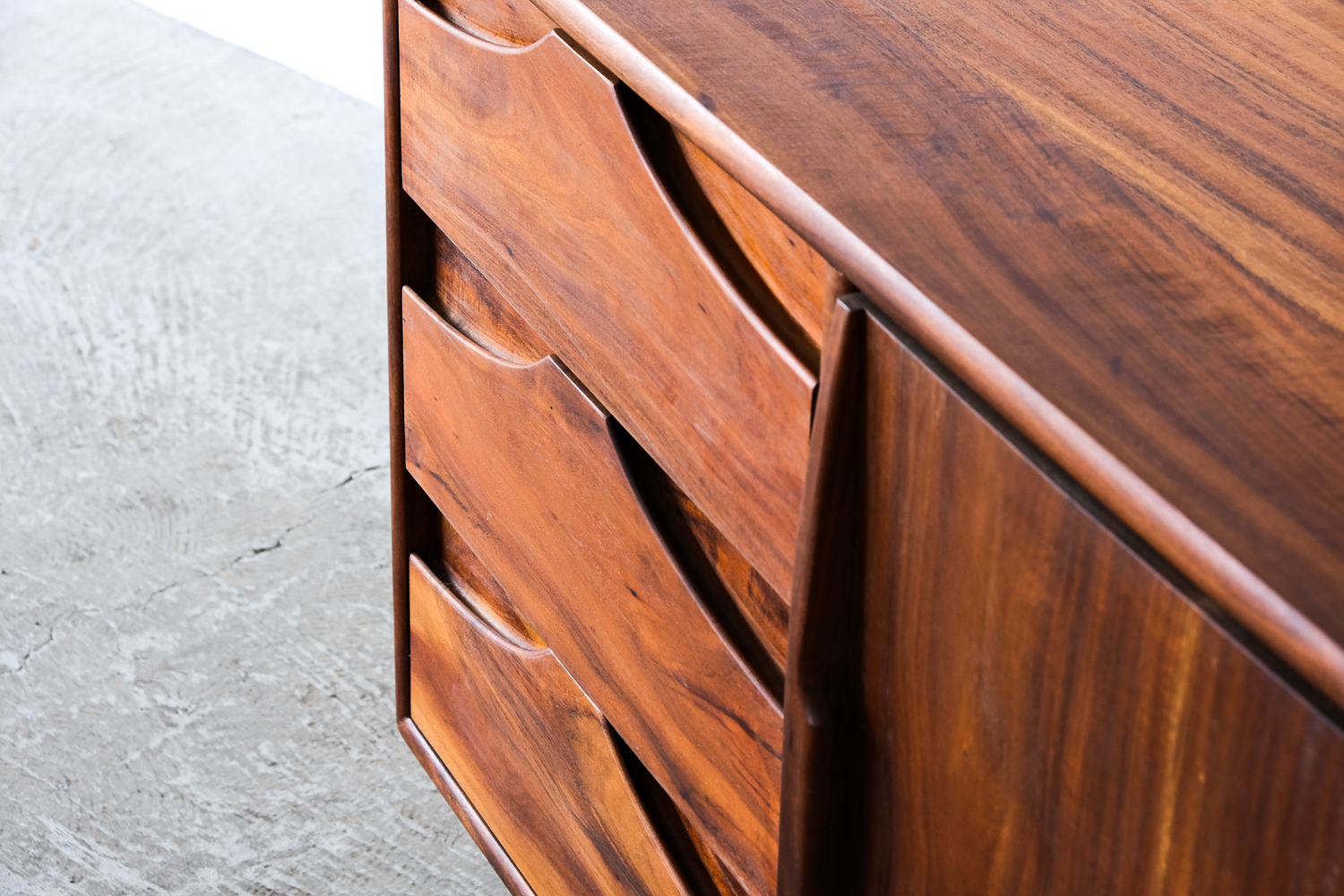 山海邊櫃 相思木