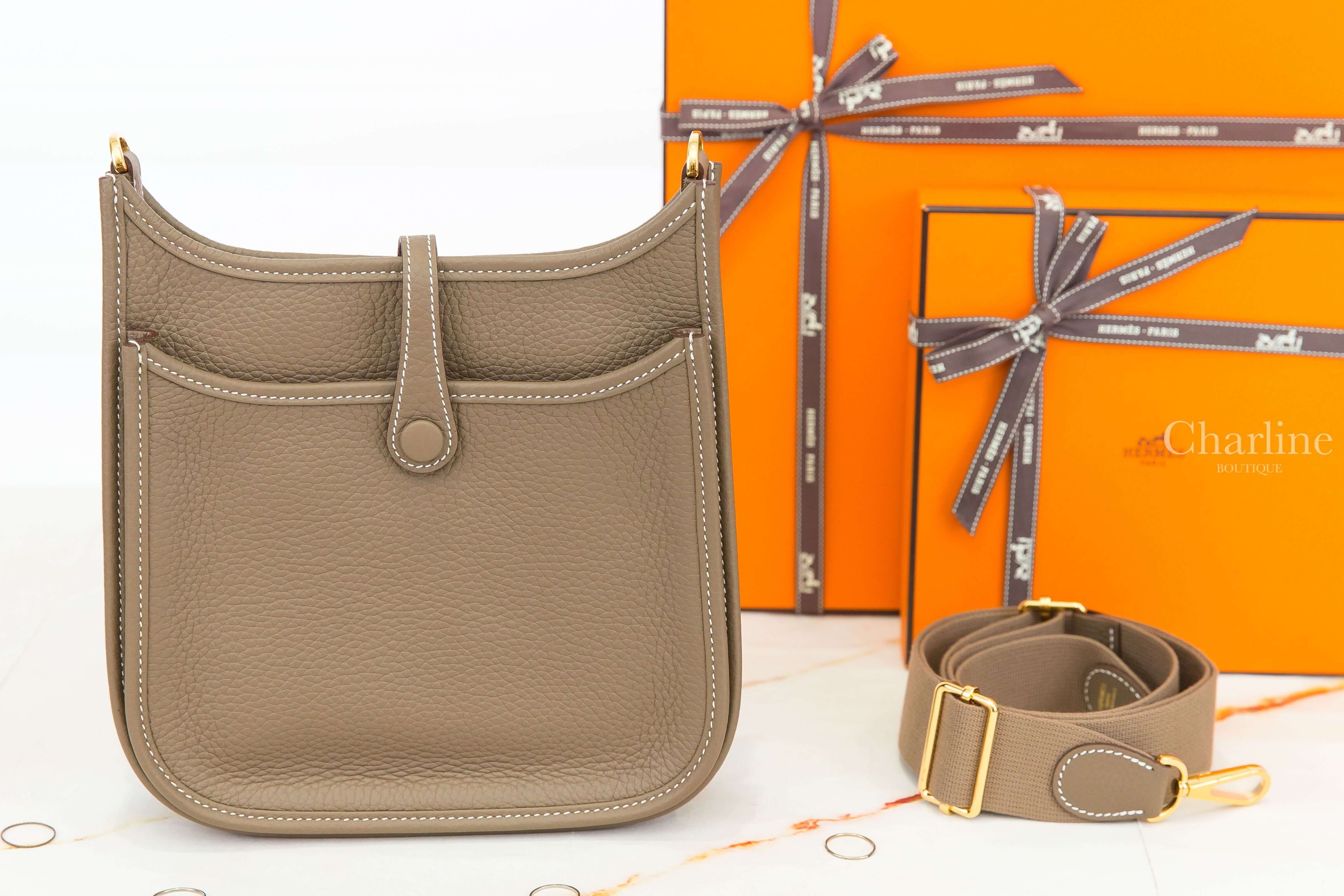 Hermès Evelyne 23cm Poche III Bag 18 Etoupe Taurillon Clemence 大象灰金釦簍空洞洞肩背包-Charline Boutique 精品代購