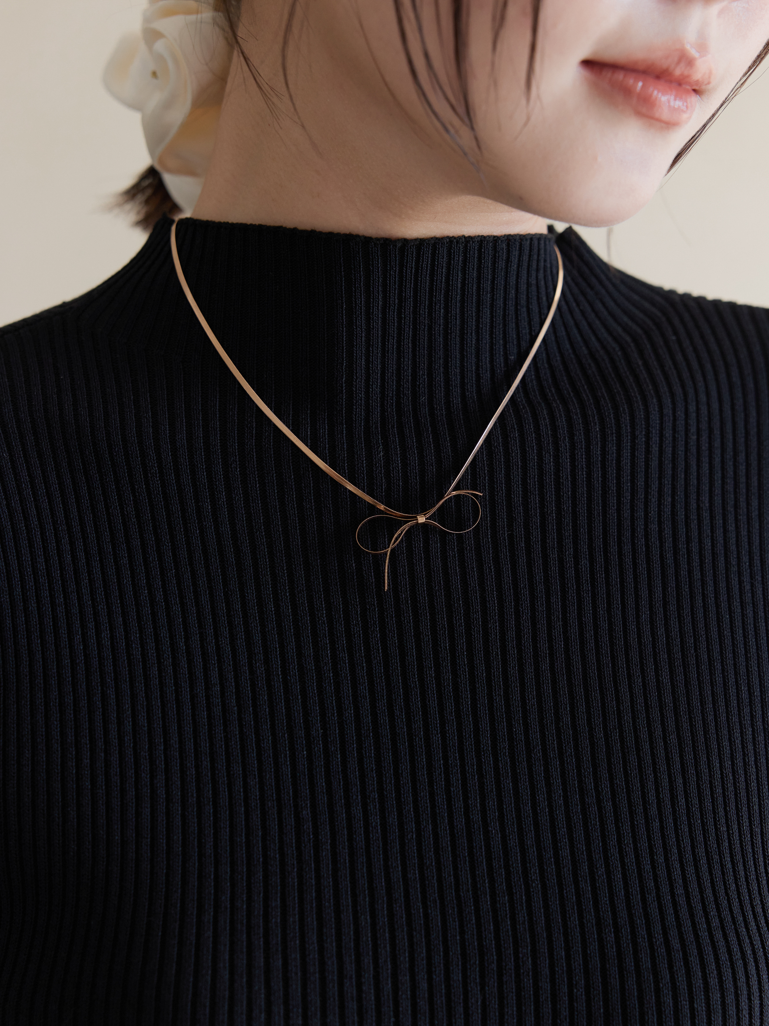 Rose Gold Bow-Line Necklace