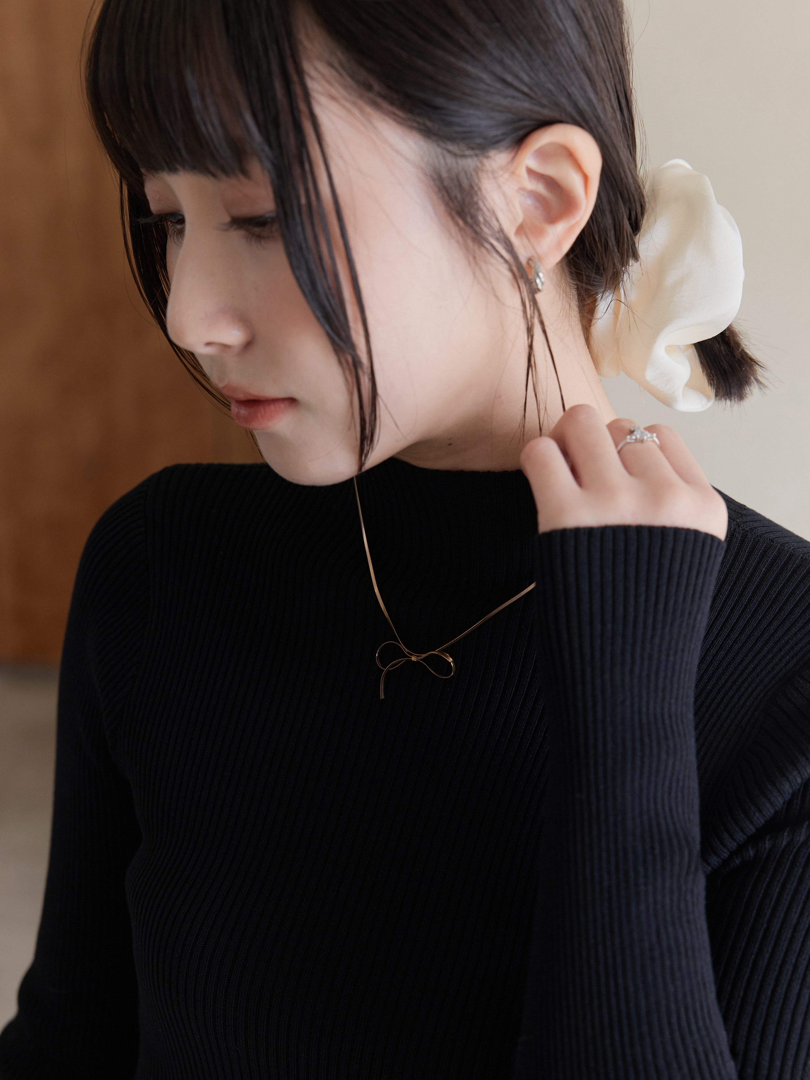 Rose Gold Bow-Line Necklace