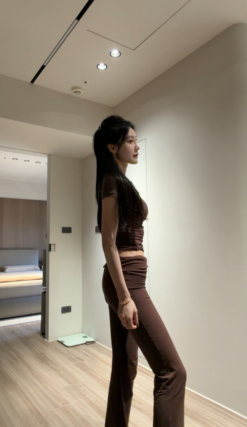 貼膚喇叭居家服套裝 (短袖上衣+喇叭褲)