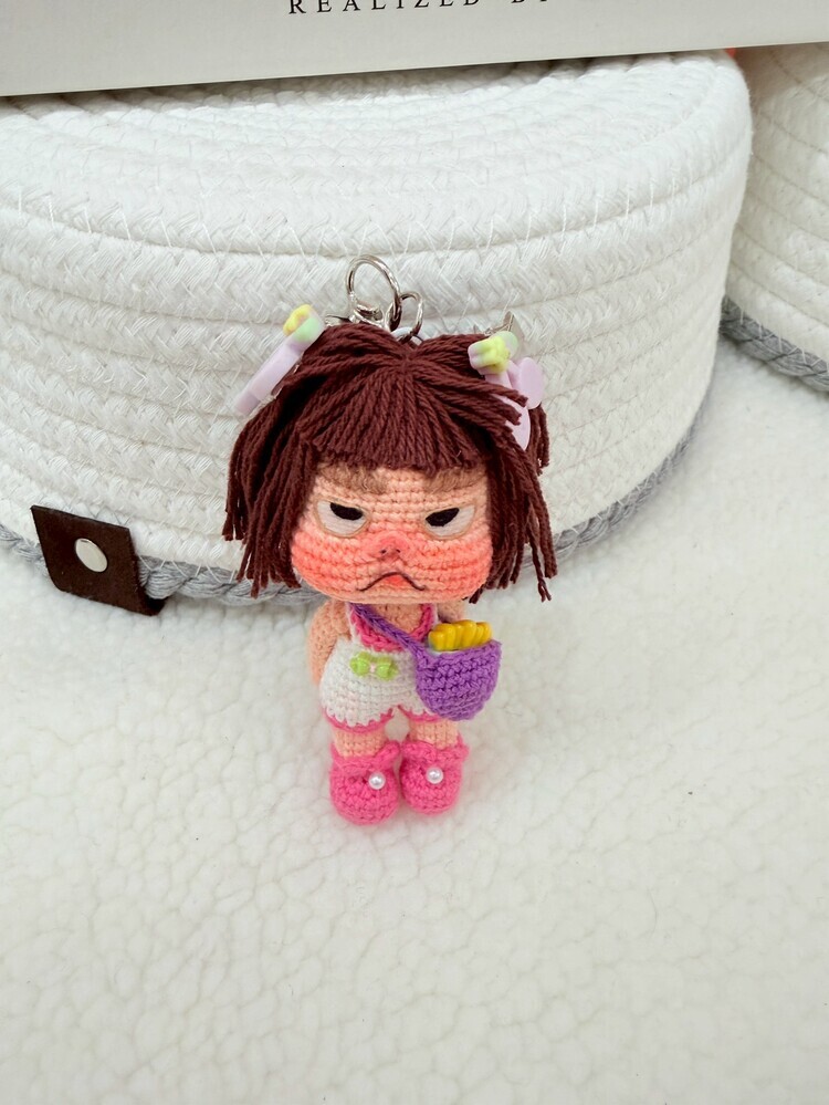 預購003-白色吊帶褲口袋迷你精緻醜娃吊飾『約7.5-9cm』『預購時間45-90天』