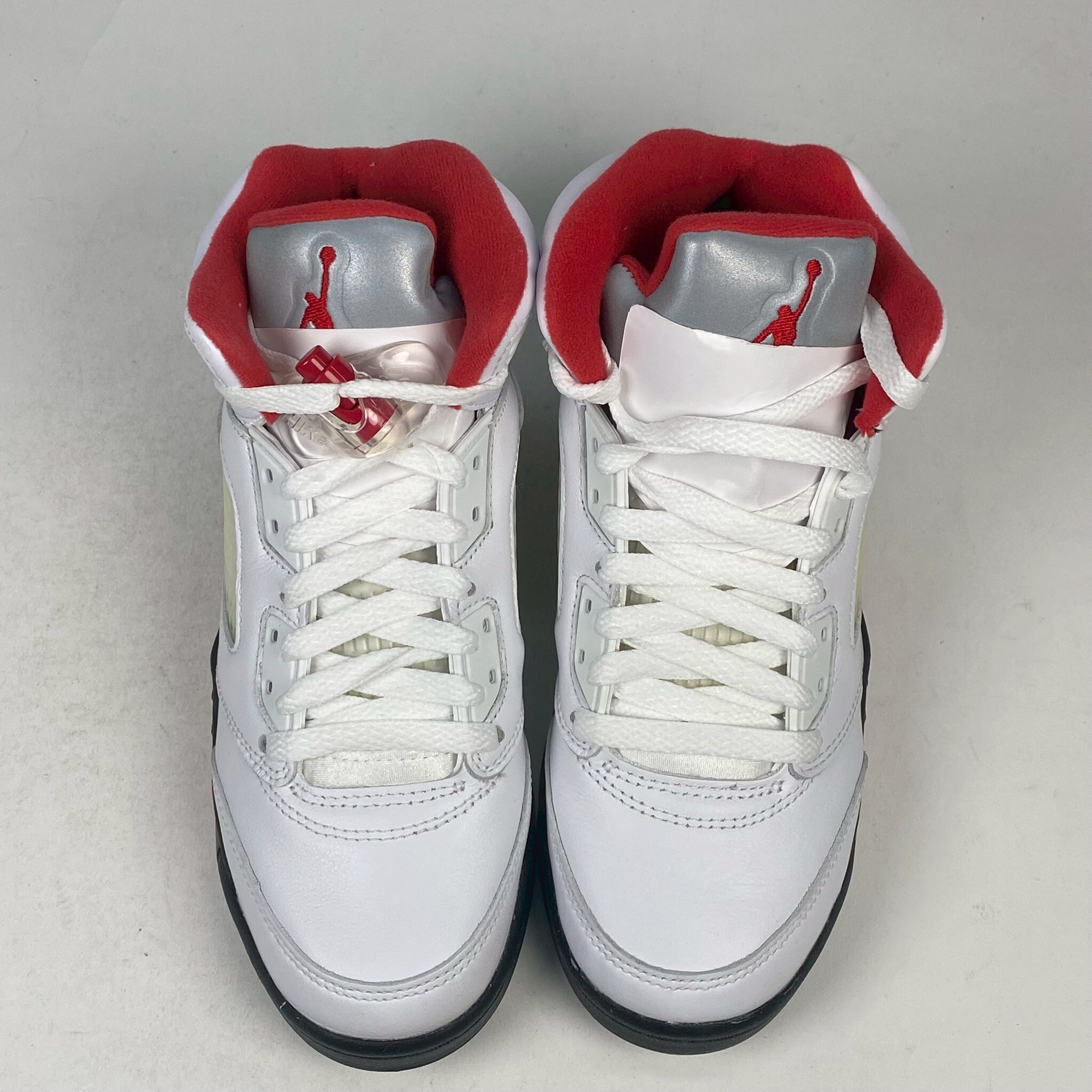 左右腳鞋面大底TPU處發黃 440888-102 3.5Y Air Jordan 5「Fire Red」GS 白紅 流川楓 女鞋