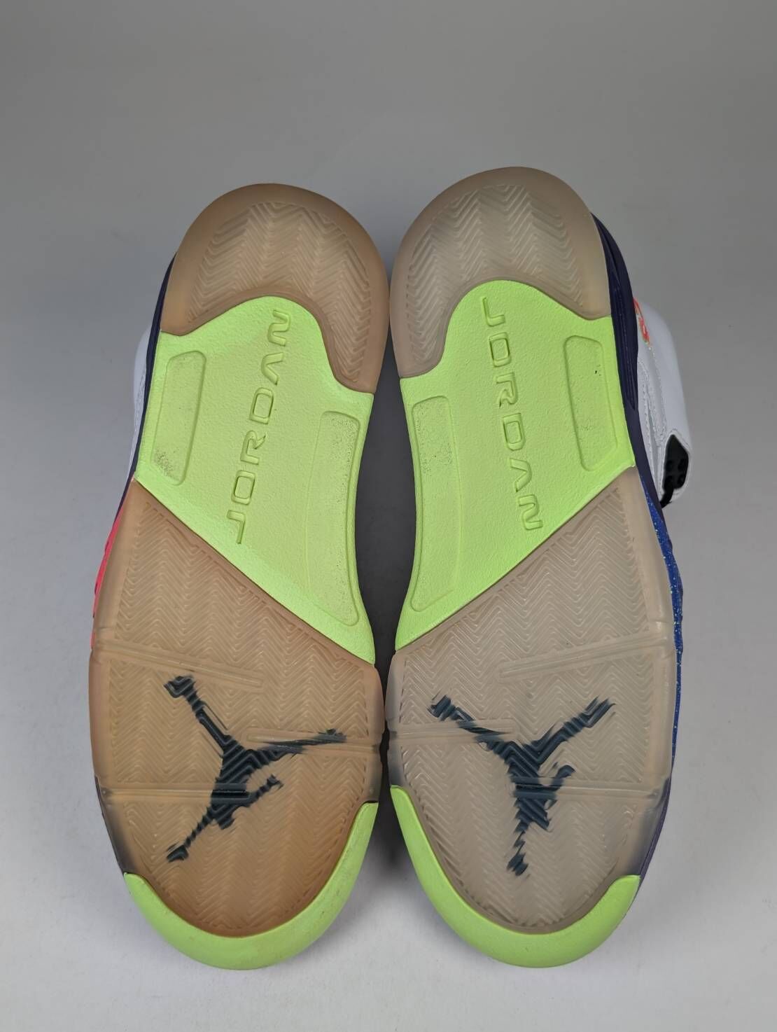 左腳發黃,右腳鞋底微泛黃 DB3335-100/10 Jordan 5 Retro Alternate Bel-Air