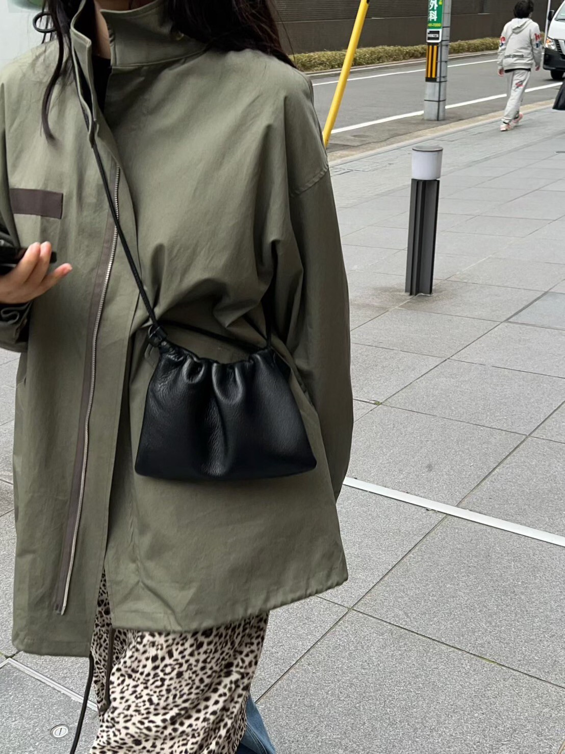 可愛迷你肩背束口水桶包 / 2色