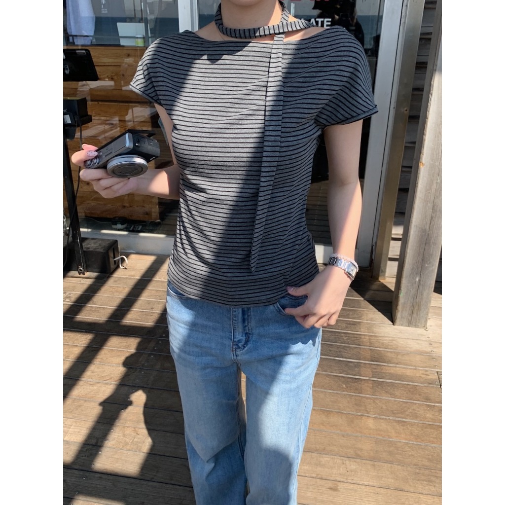 【imfine】縮腰顯瘦的細橫條附繞脖上衣 #9899