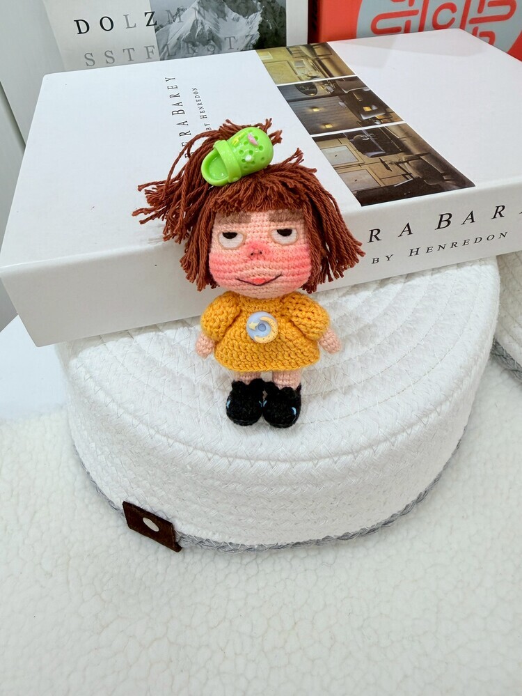 預購005-黃色洋裝口袋迷你精緻醜娃吊飾『約7.5-9cm』『預購時間45-90天』