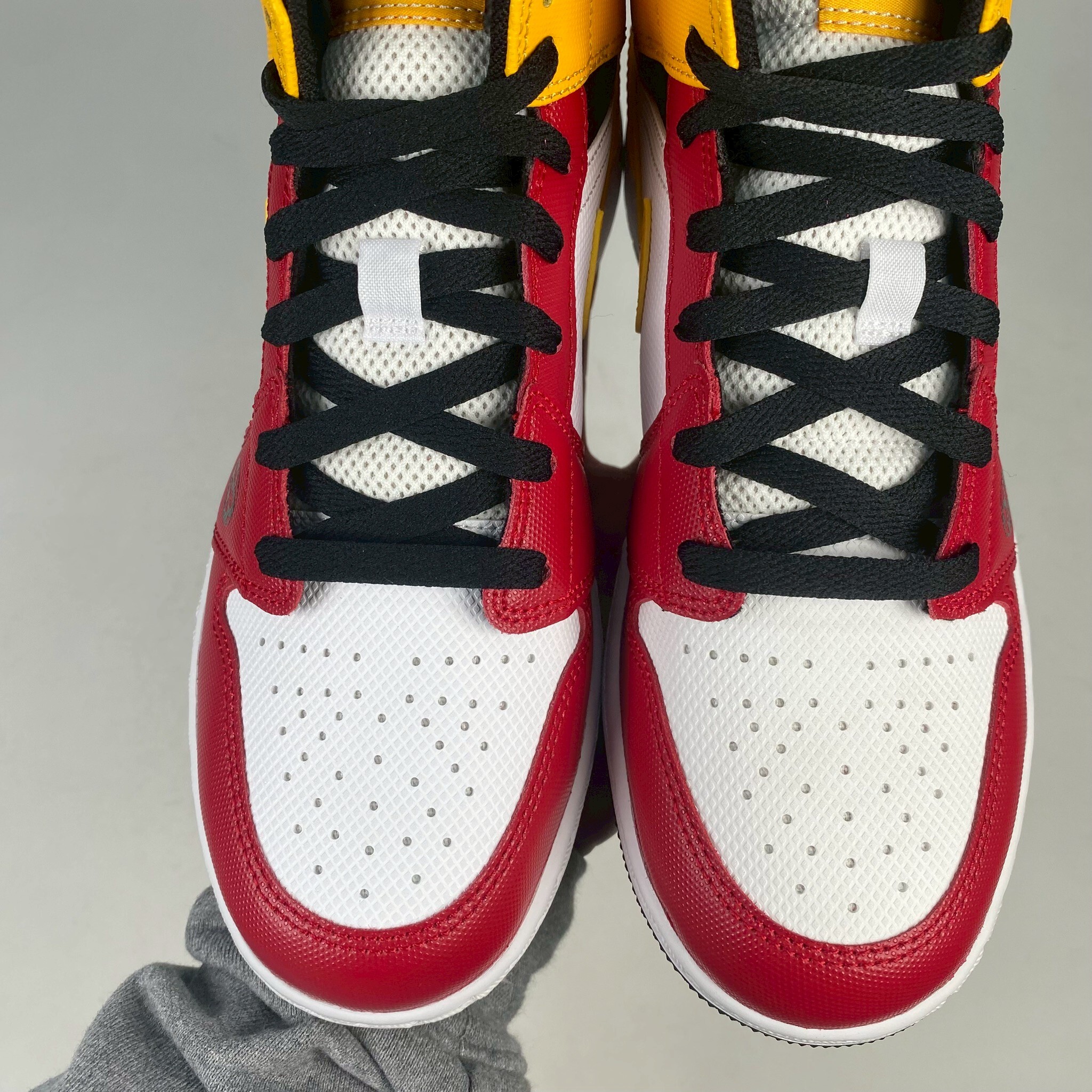 兩腳鞋面色差&右腳鞋舌泛黃 DJ0336-067 7Y Jordan 1 Mid SEMotorsports (GS)