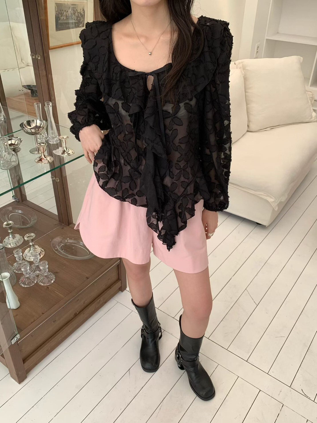 花朵透膚蕾絲荷葉滾邊綁帶方領上衣 / 2色