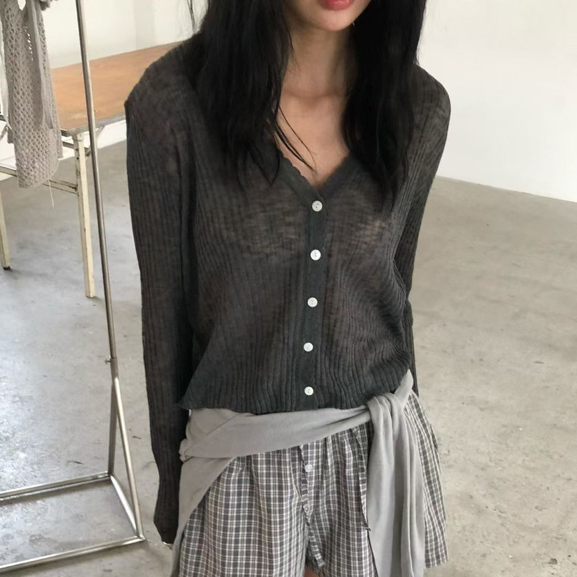 花瓣滾邊V領排釦微透感上衣罩衫 / 3色