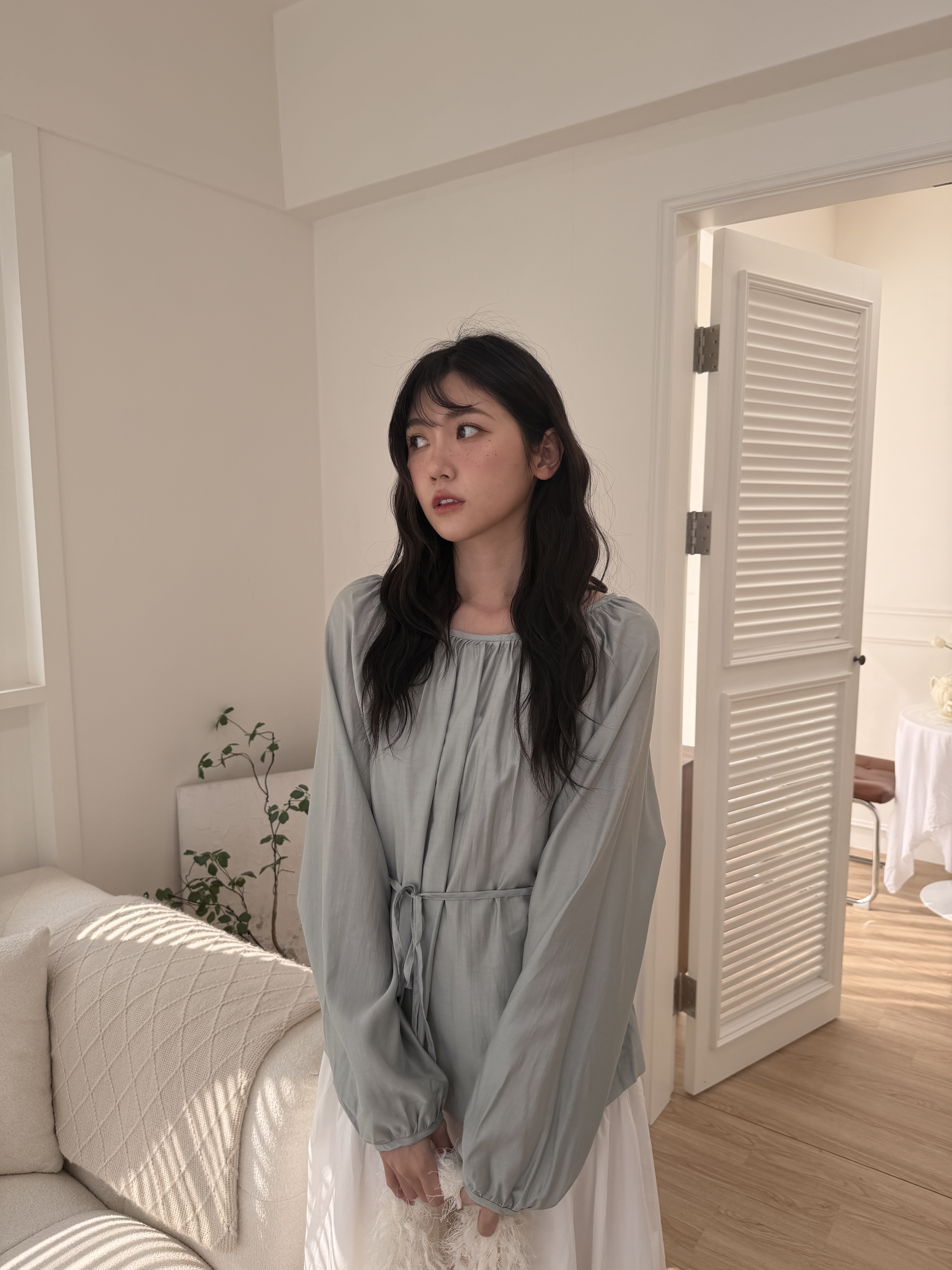 🌷氣質圓領綁帶上衣 (灰綠色)