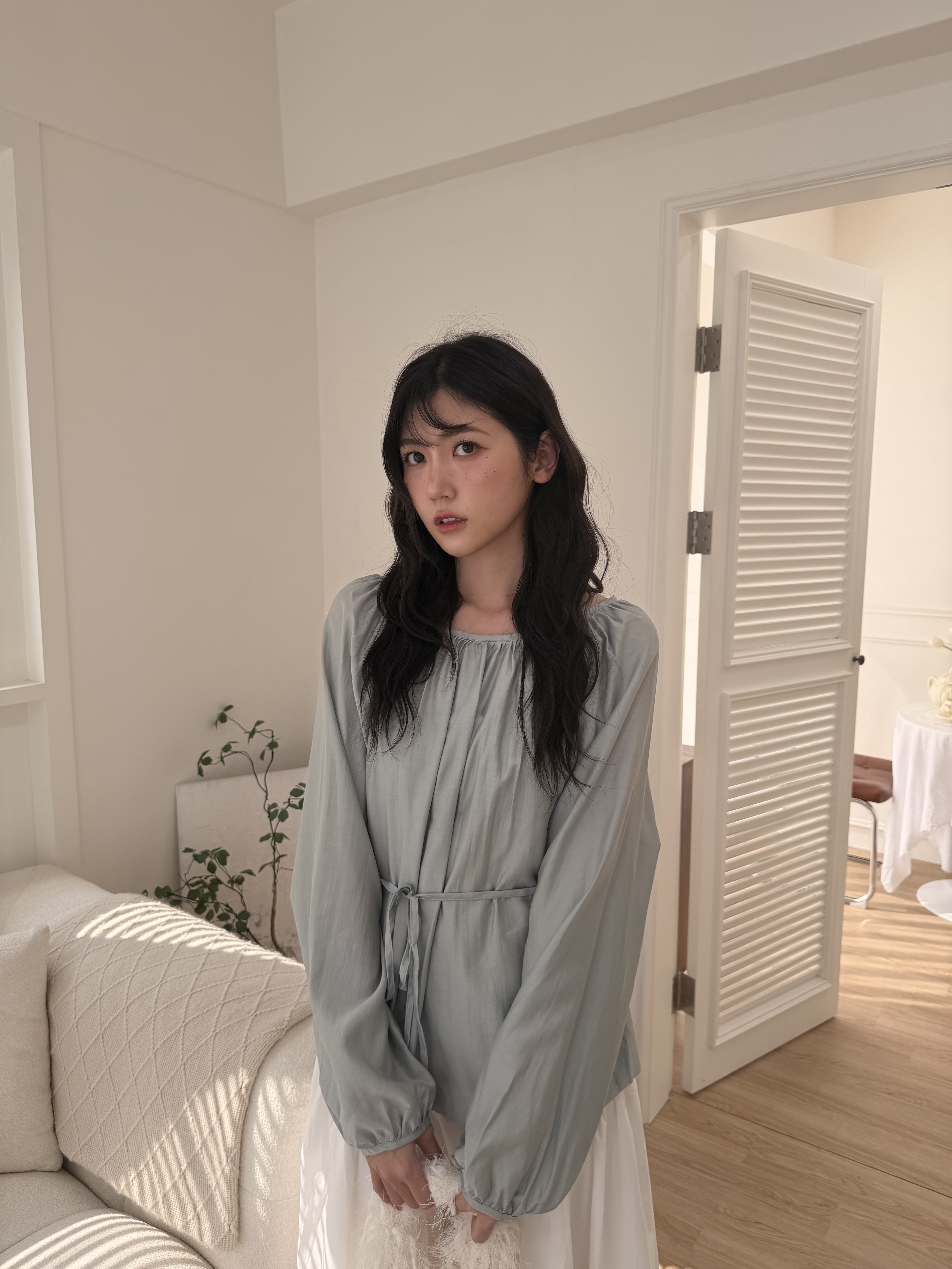 🌷氣質圓領綁帶上衣 (灰綠色)