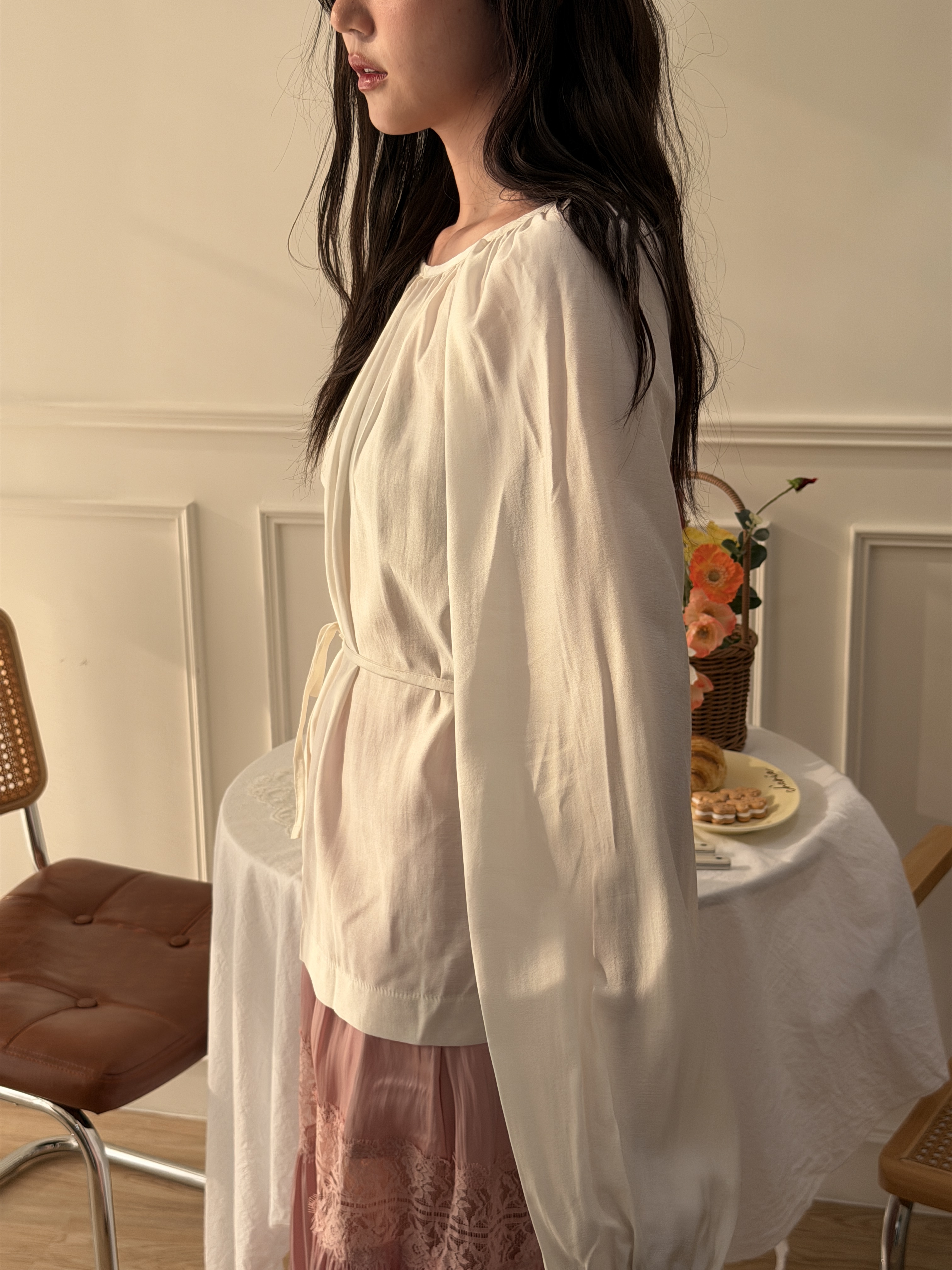 🌷氣質圓領綁帶上衣 (白色)