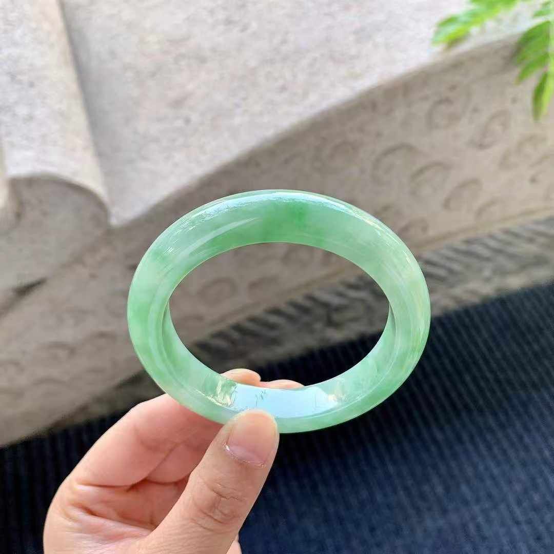 翡翠糯冰飄綠手鐲,天然翡翠A玉, 緬甸玉, Jade, Jadeite