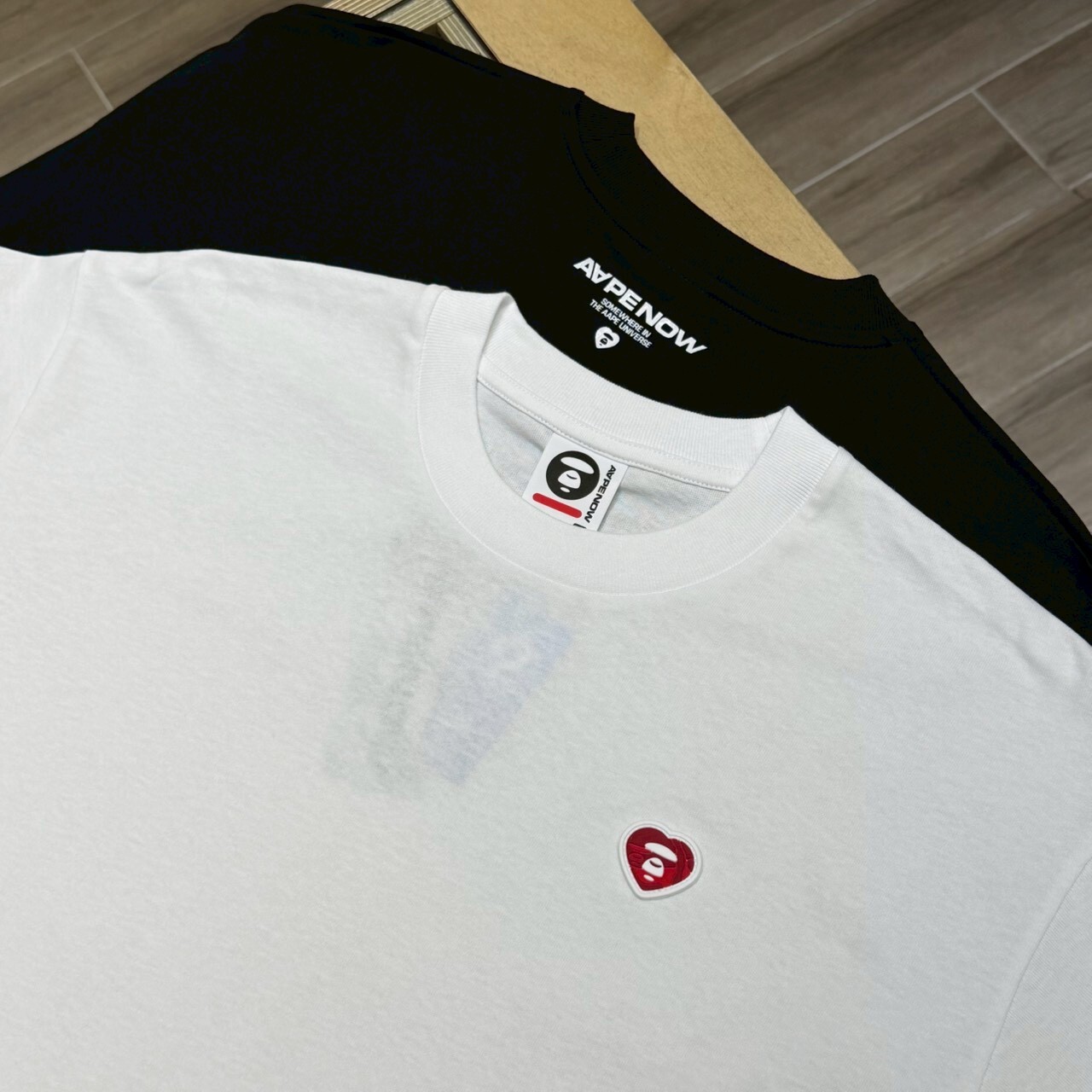 Aape 愛心猿顏徽章字母印花簡約短袖 M1807XXQ