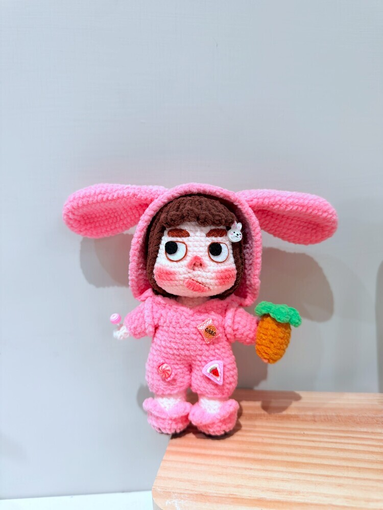 預購009-粉色兔耳連帽套裝醜娃吊飾『約13cm』『預購時間45-90天』
