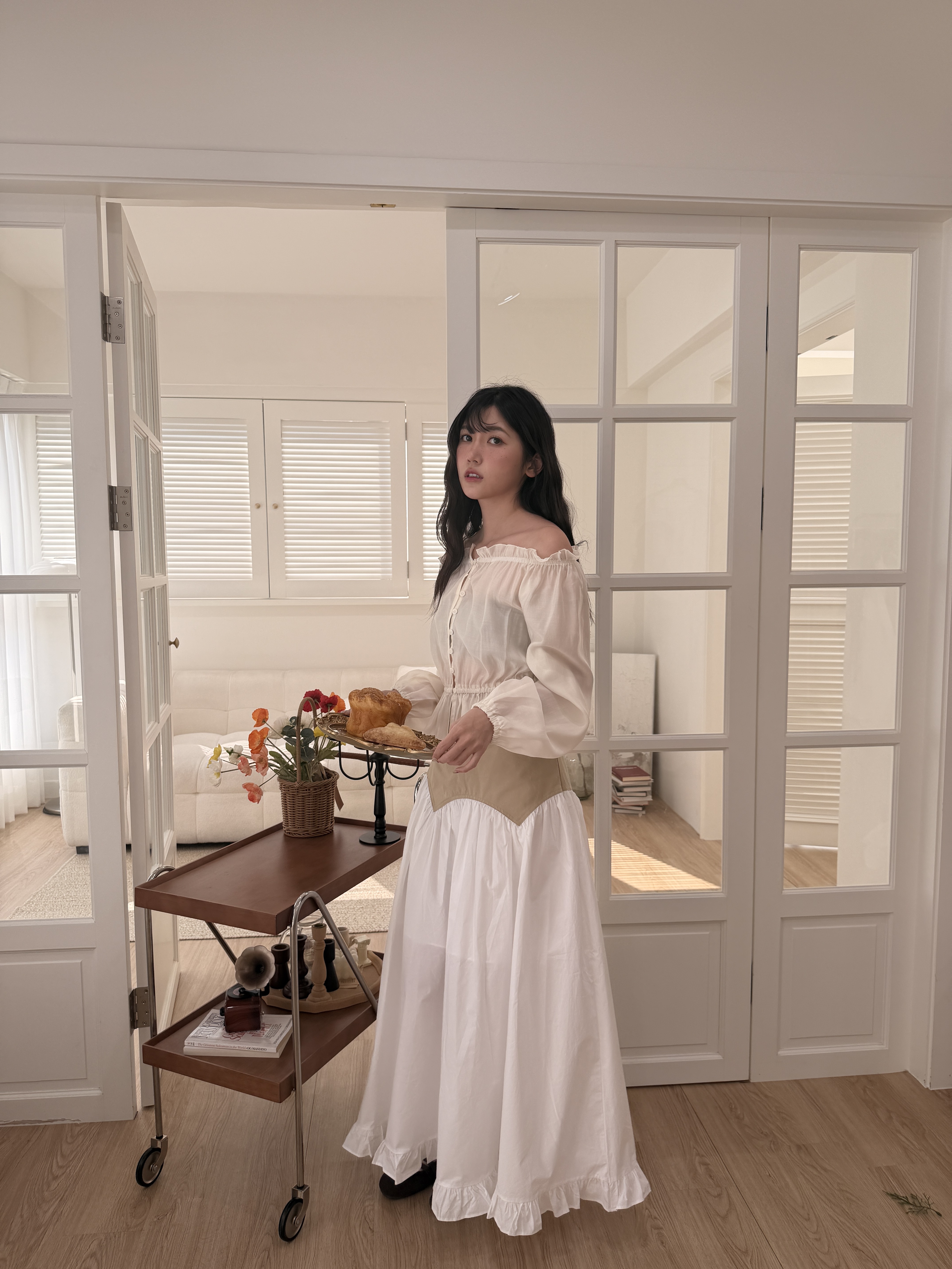 🌷法式收腰蓬袖上衣 (白色)