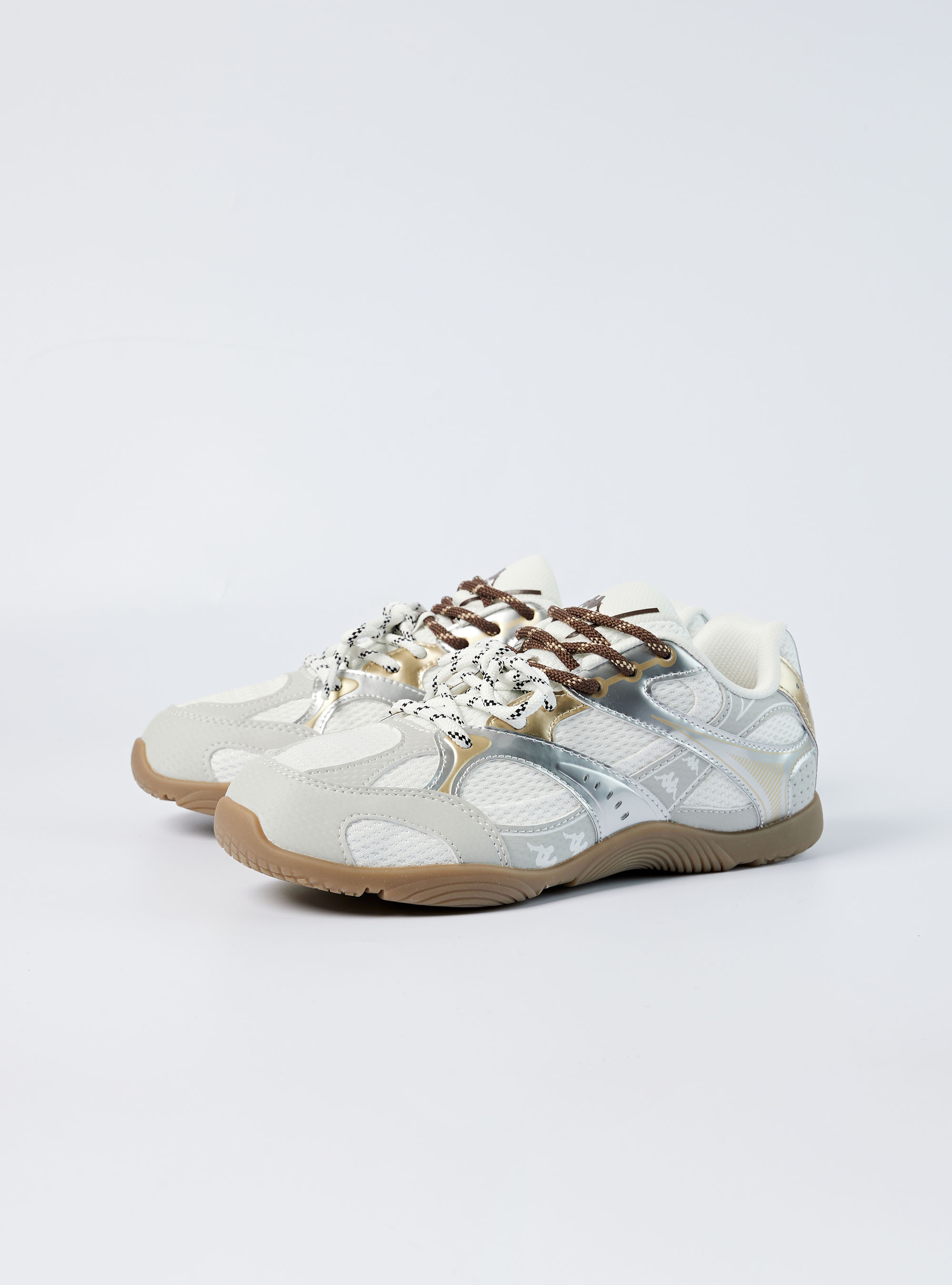 Retro Runner 輕量透氣休閒運動鞋 (銀白)